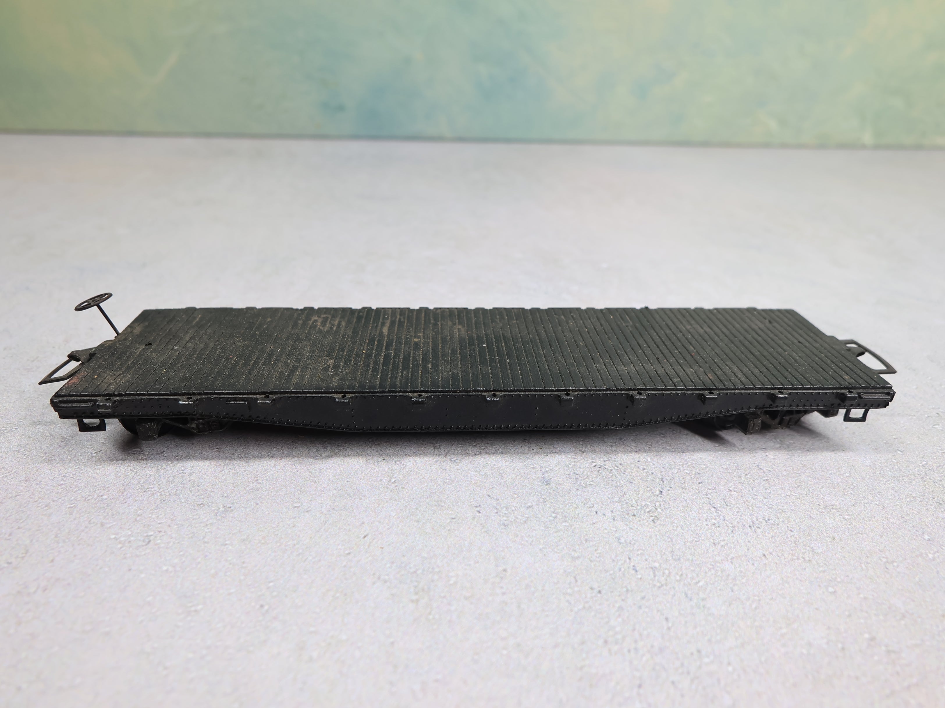 USED Mantua HO Scale 40' Flat Car Undecorated Black Euro Couplers