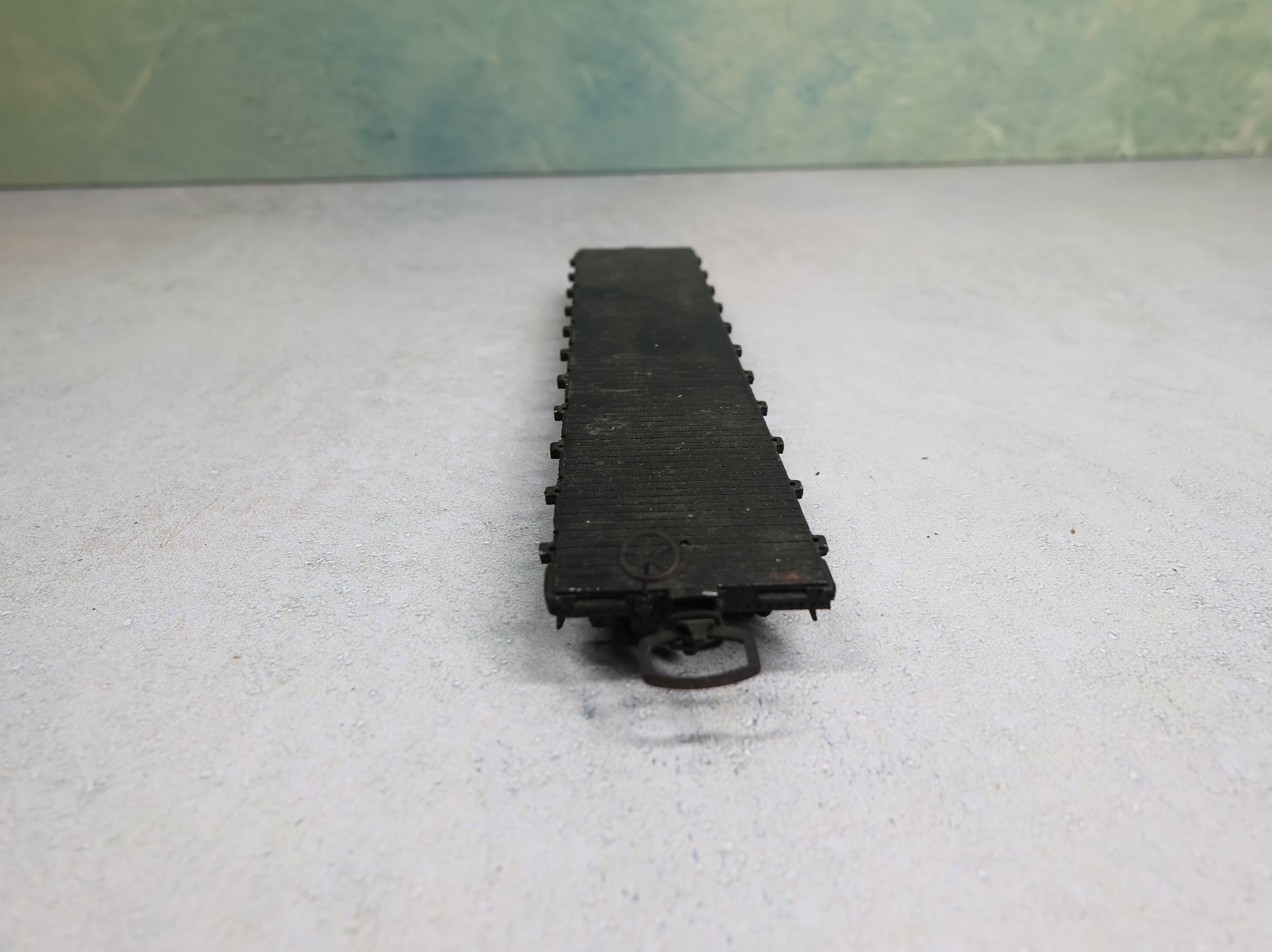 USED Mantua HO Scale 40' Flat Car Undecorated Black Euro Couplers