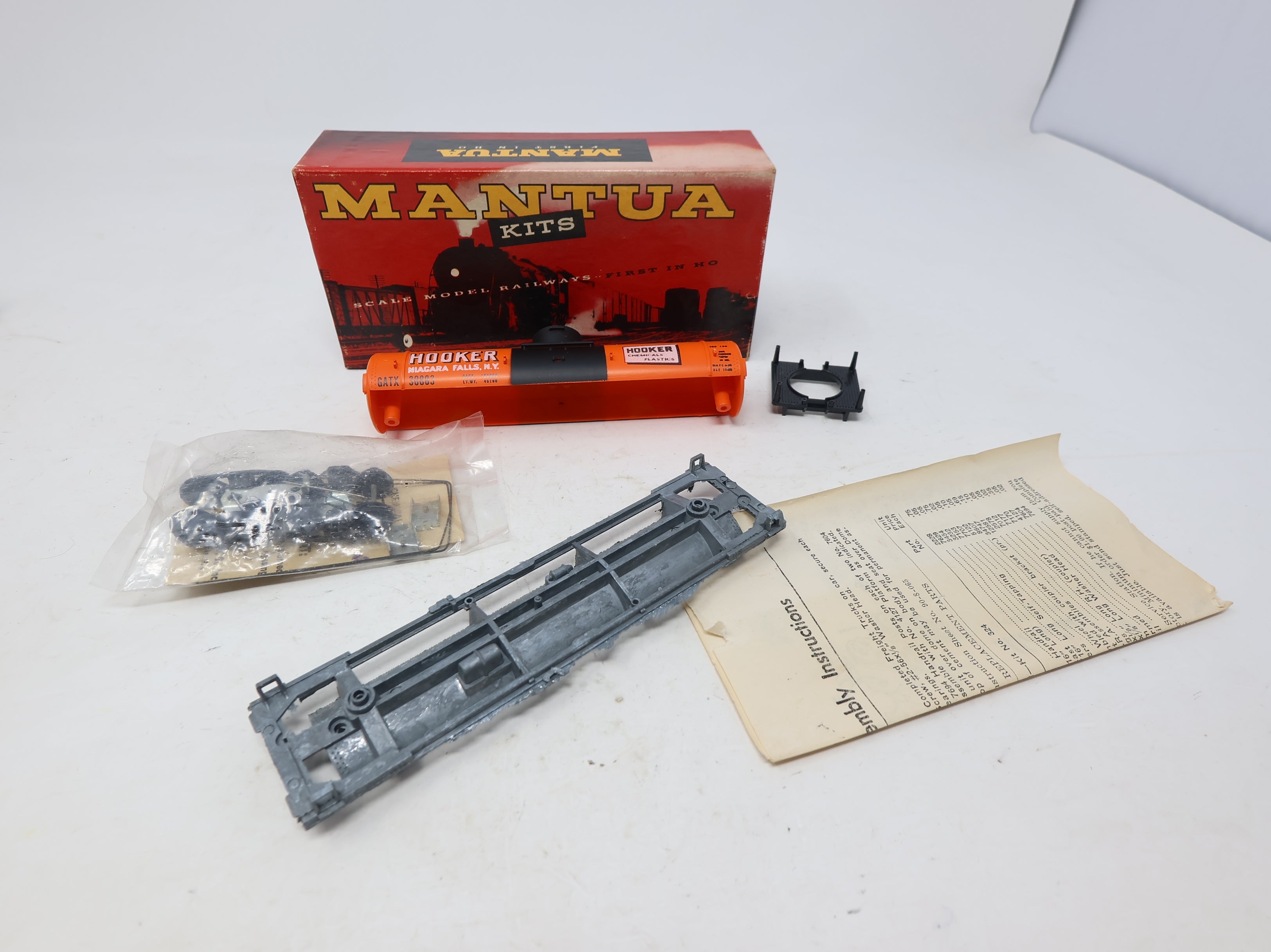 USED Mantua HO Scale Chemical Tank Car Hooker Chemical GATX #30883 KIT