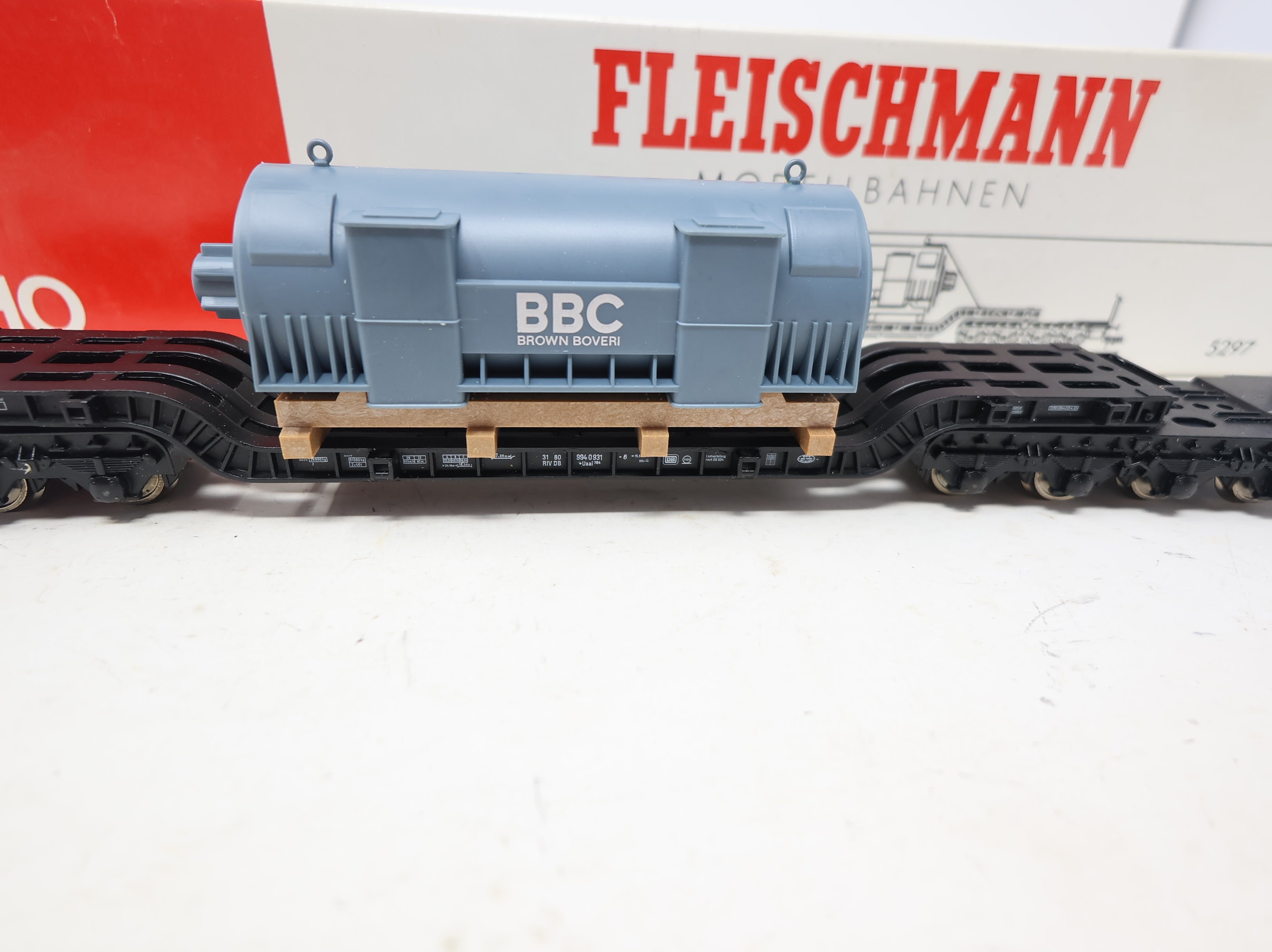 USED Fleischmann 5297 HO Scale Heavy-Duty Depressed Center Flat Car w/ Brown Boveri Generator