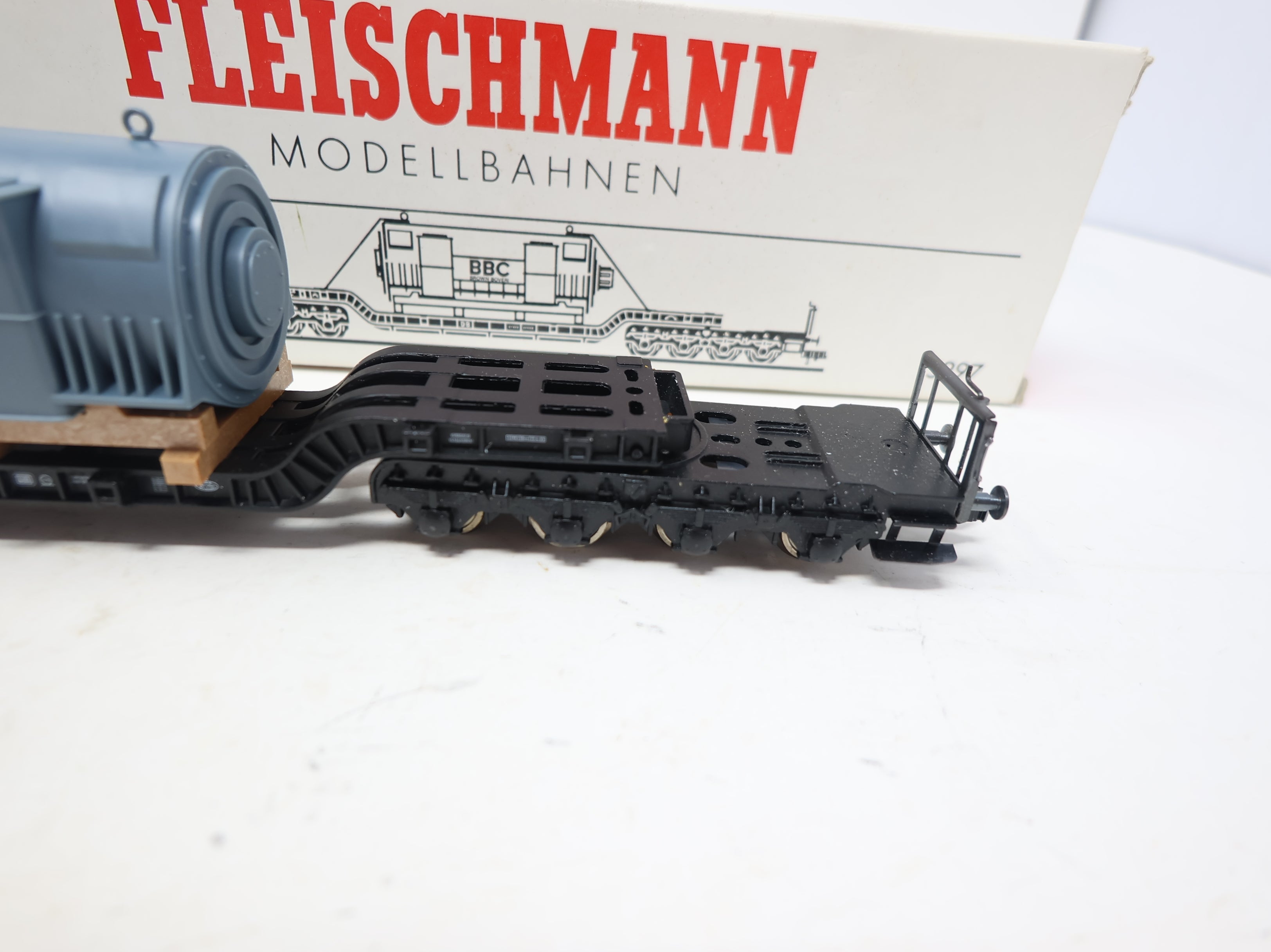 USED Fleischmann 5297 HO Scale Heavy-Duty Depressed Center Flat Car w/ Brown Boveri Generator