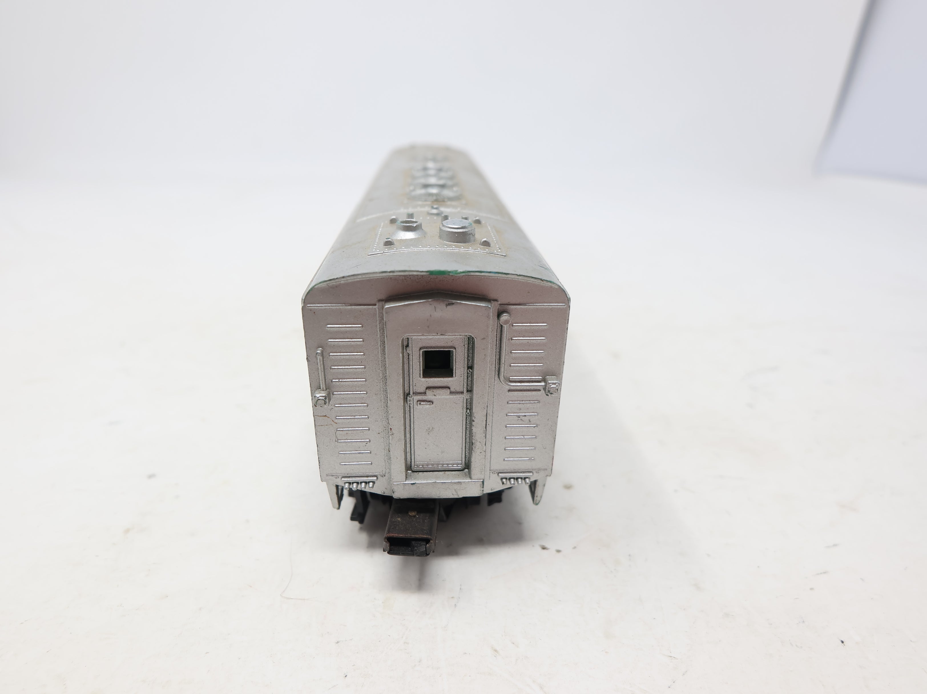 USED Tyco HO Scale Unpowered B Unit Diesel Locomotive Santa Fe Needs Work