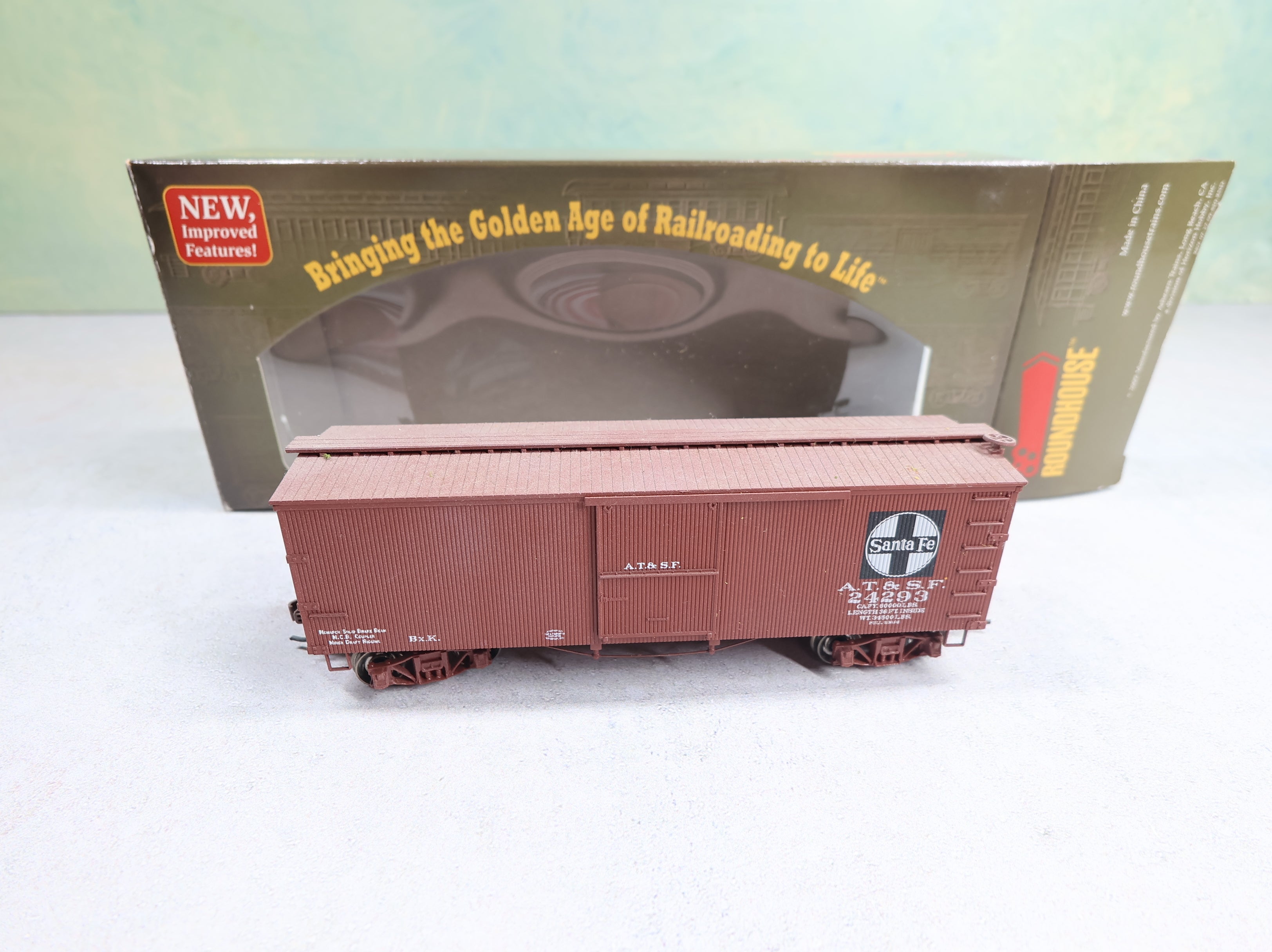 USED Athearn Roundhouse 84253 HO Scale 36' Wooden Box Car Santa Fe ATSF #24293