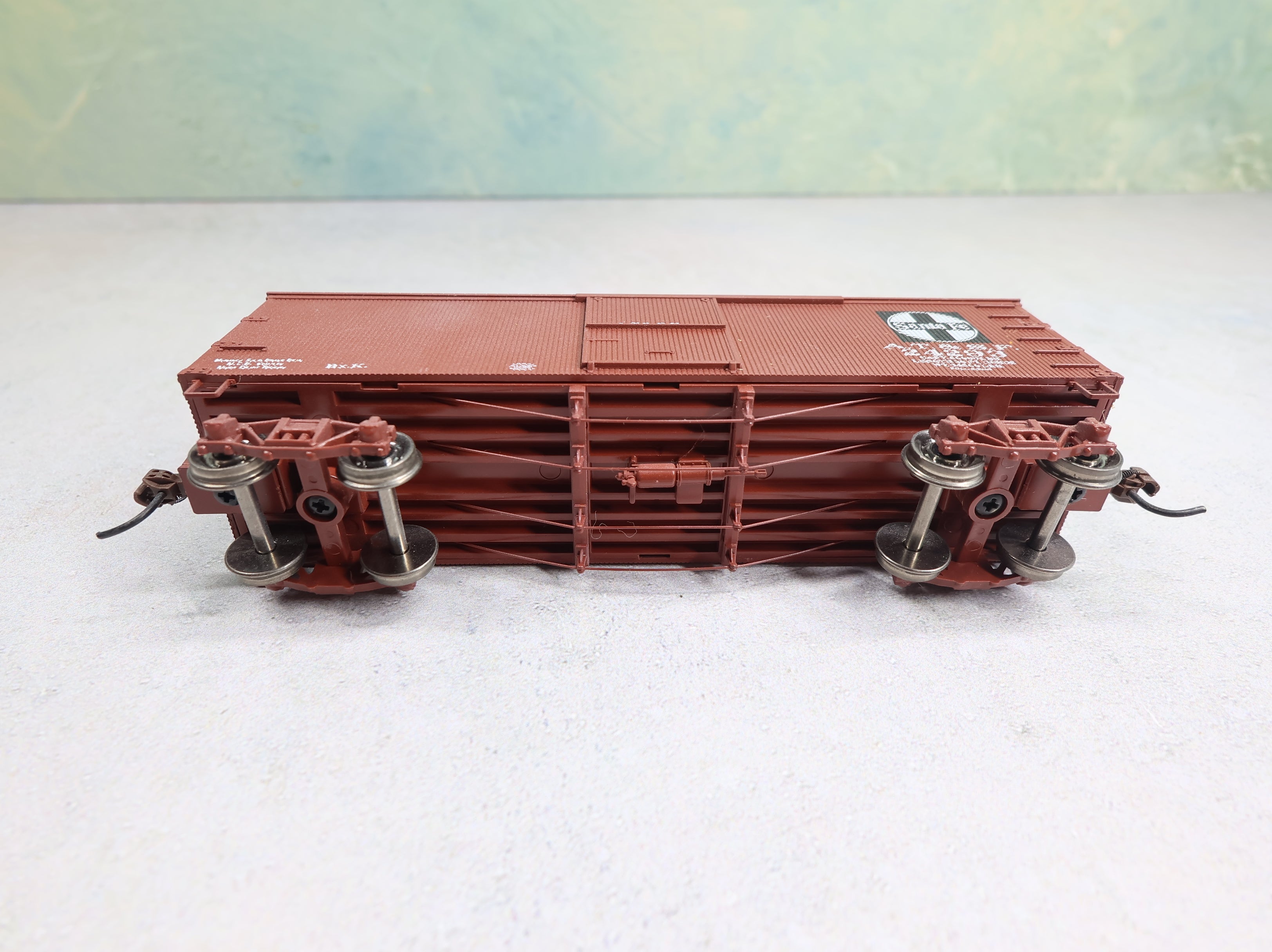 USED Athearn Roundhouse 84253 HO Scale 36' Wooden Box Car Santa Fe ATSF #24293