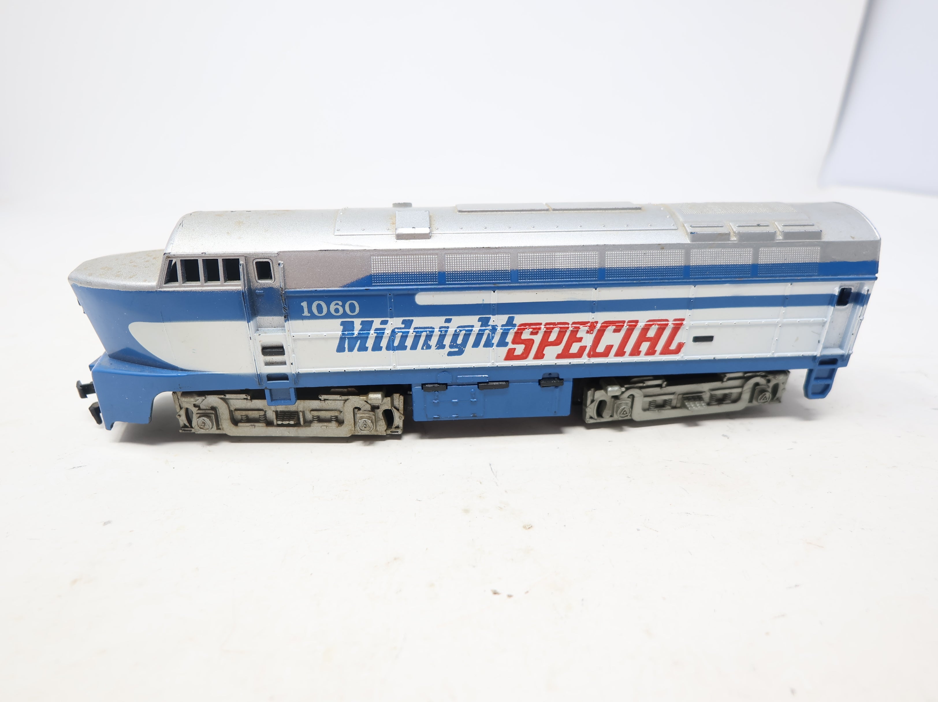 USED Tyco HO Scale Diesel Locomotive Midnight Special #1060 Parts/Repairs