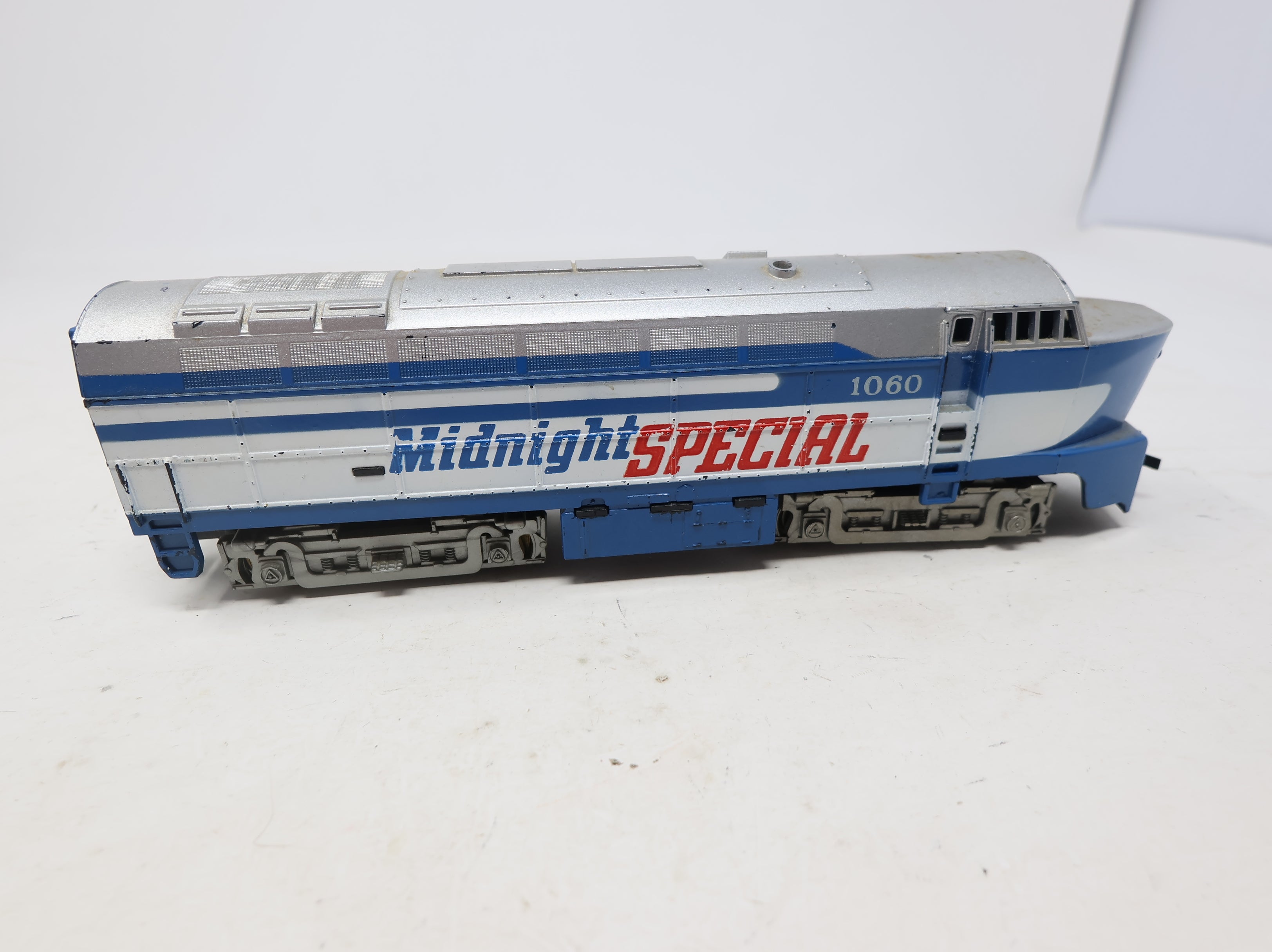 USED Tyco HO Scale Diesel Locomotive Midnight Special #1060 Parts/Repairs