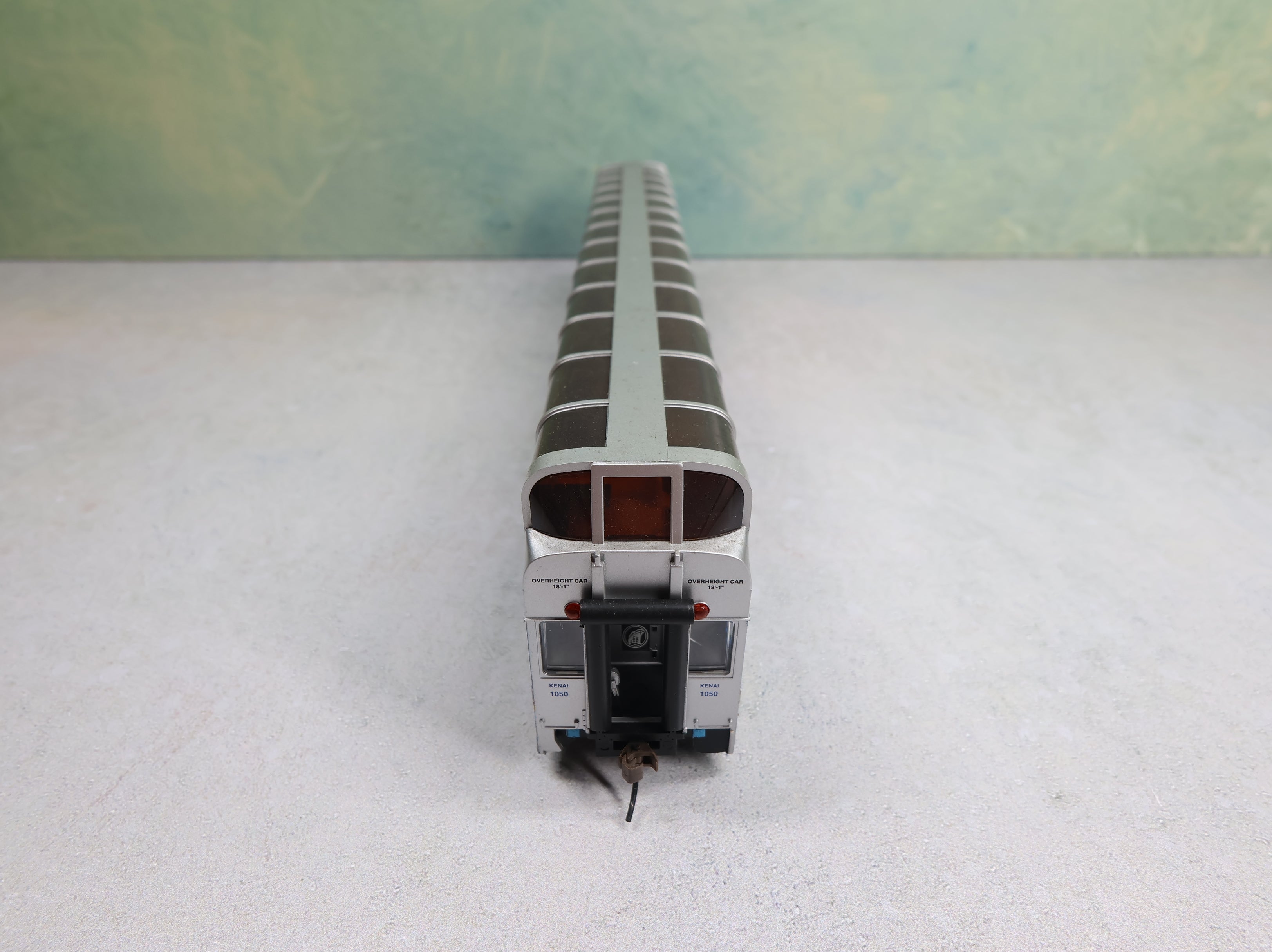 USED Bachmann HO Scale Full Dome Passenger Car Holland America HALX #1050 McKinley Explorer