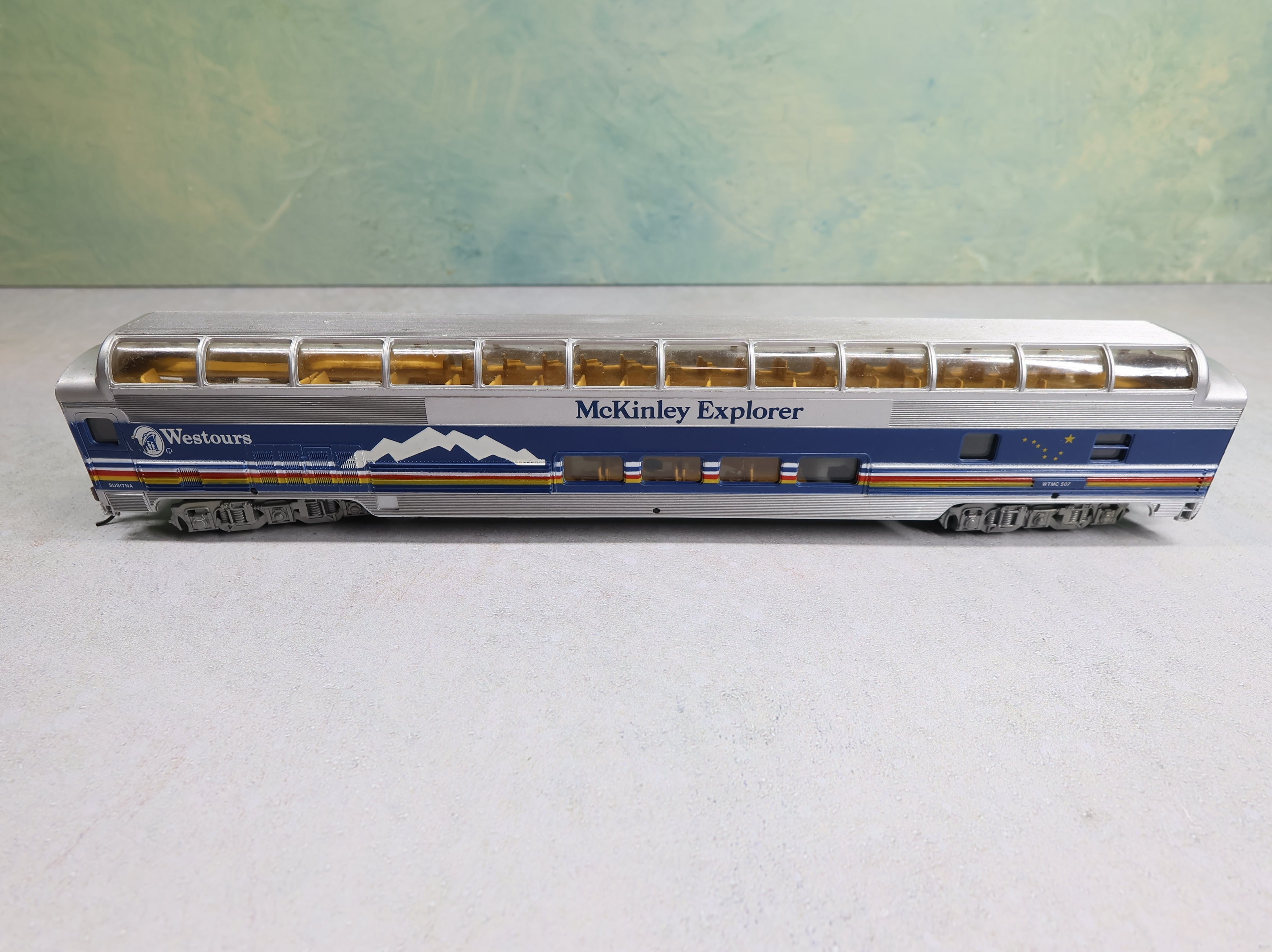 USED Bachmann HO Scale Full Dome Passenger Car Westours WTMC #507 McKinley Explorer