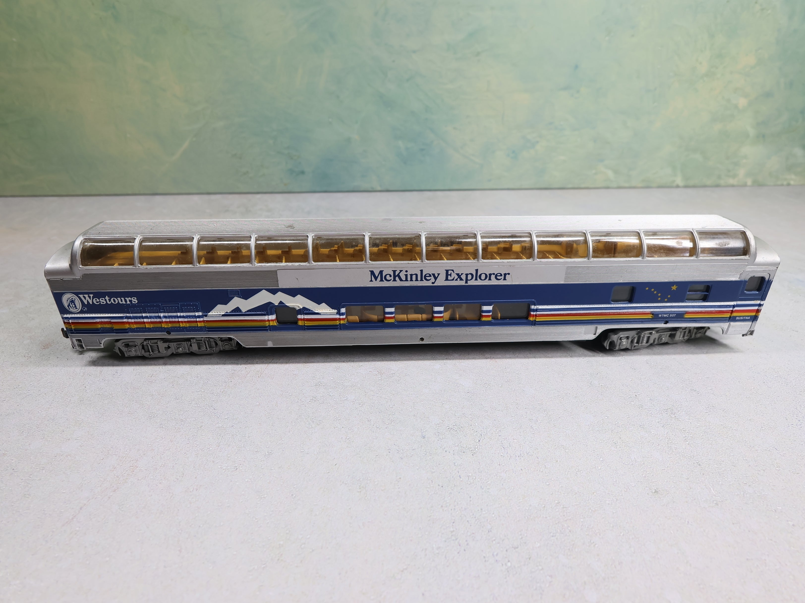 USED Bachmann HO Scale Full Dome Passenger Car Westours WTMC #507 McKinley Explorer