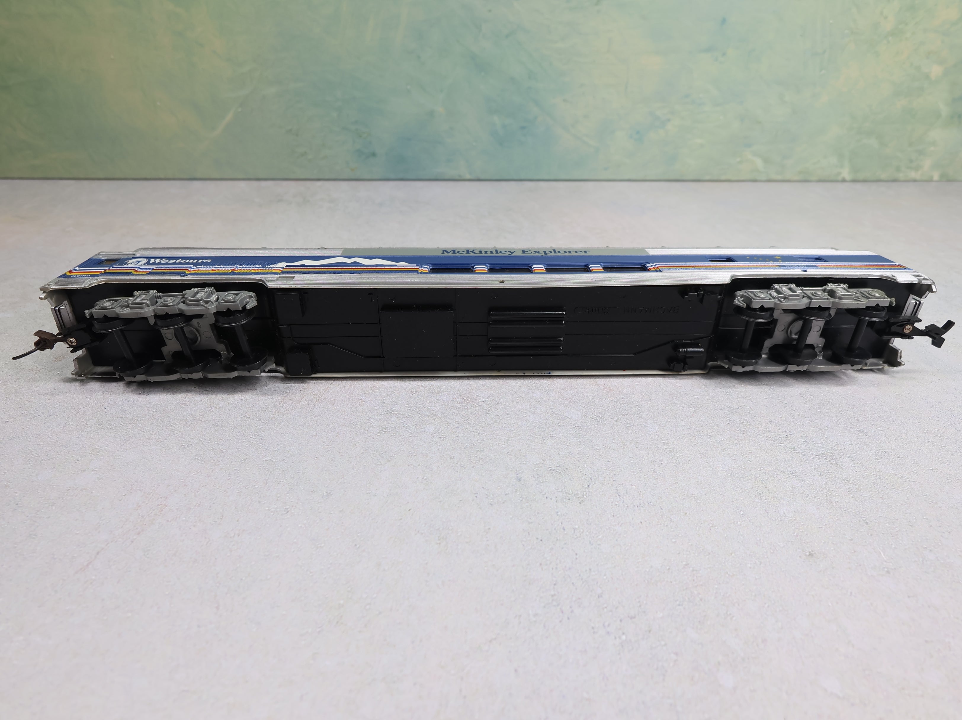 USED Bachmann HO Scale Full Dome Passenger Car Westours WTMC #507 McKinley Explorer