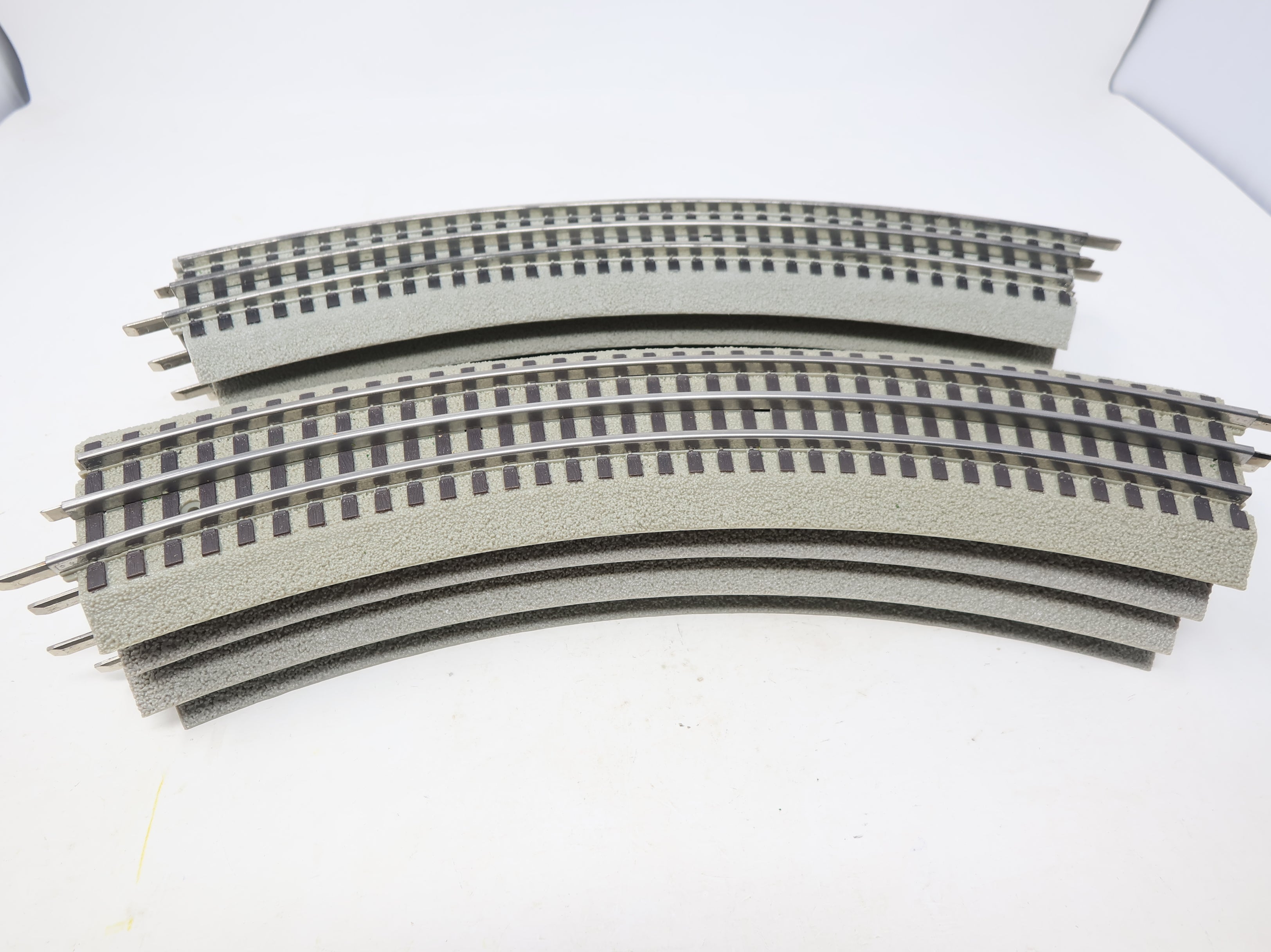 USED Lionel O Fastrack O-36 Curve Track (8 pcs)