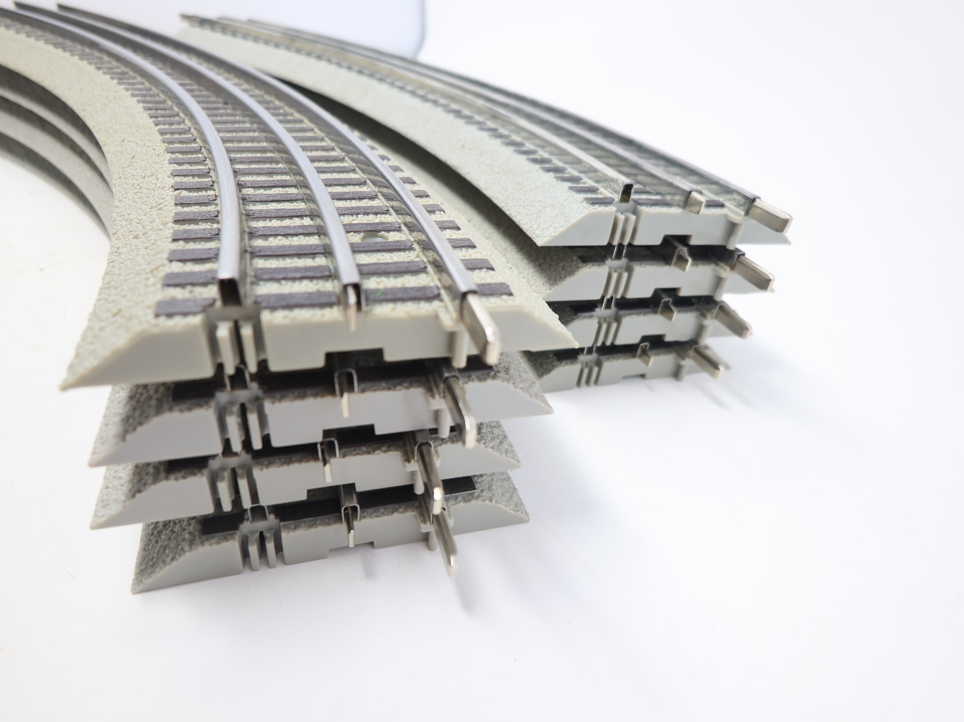 USED Lionel O Fastrack O-36 Curve Track (8 pcs)