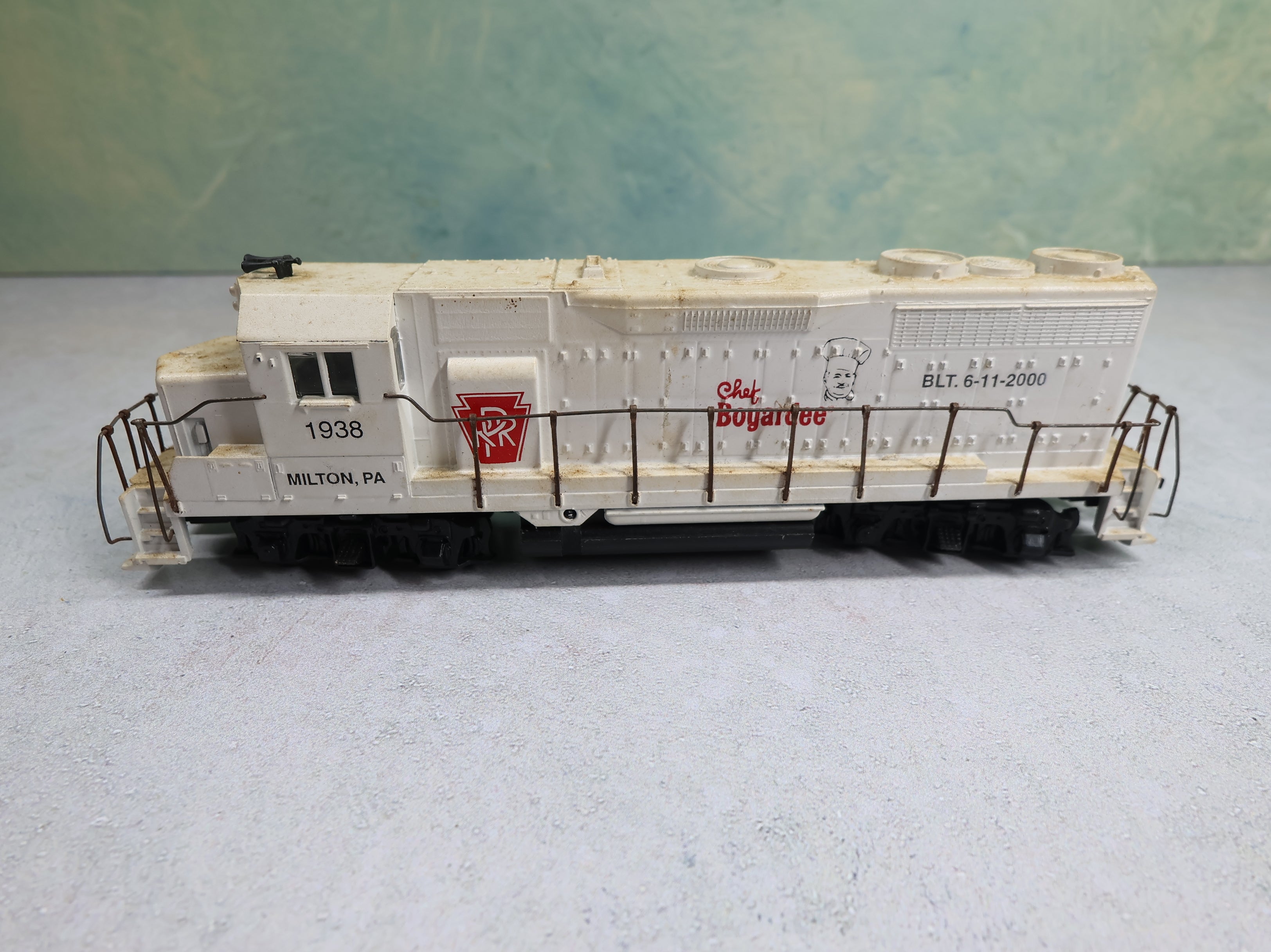 USED Athearn HO Scale RARE Diesel Locomotive Pennsylvania #1938 Chef Boyardee Unpowered