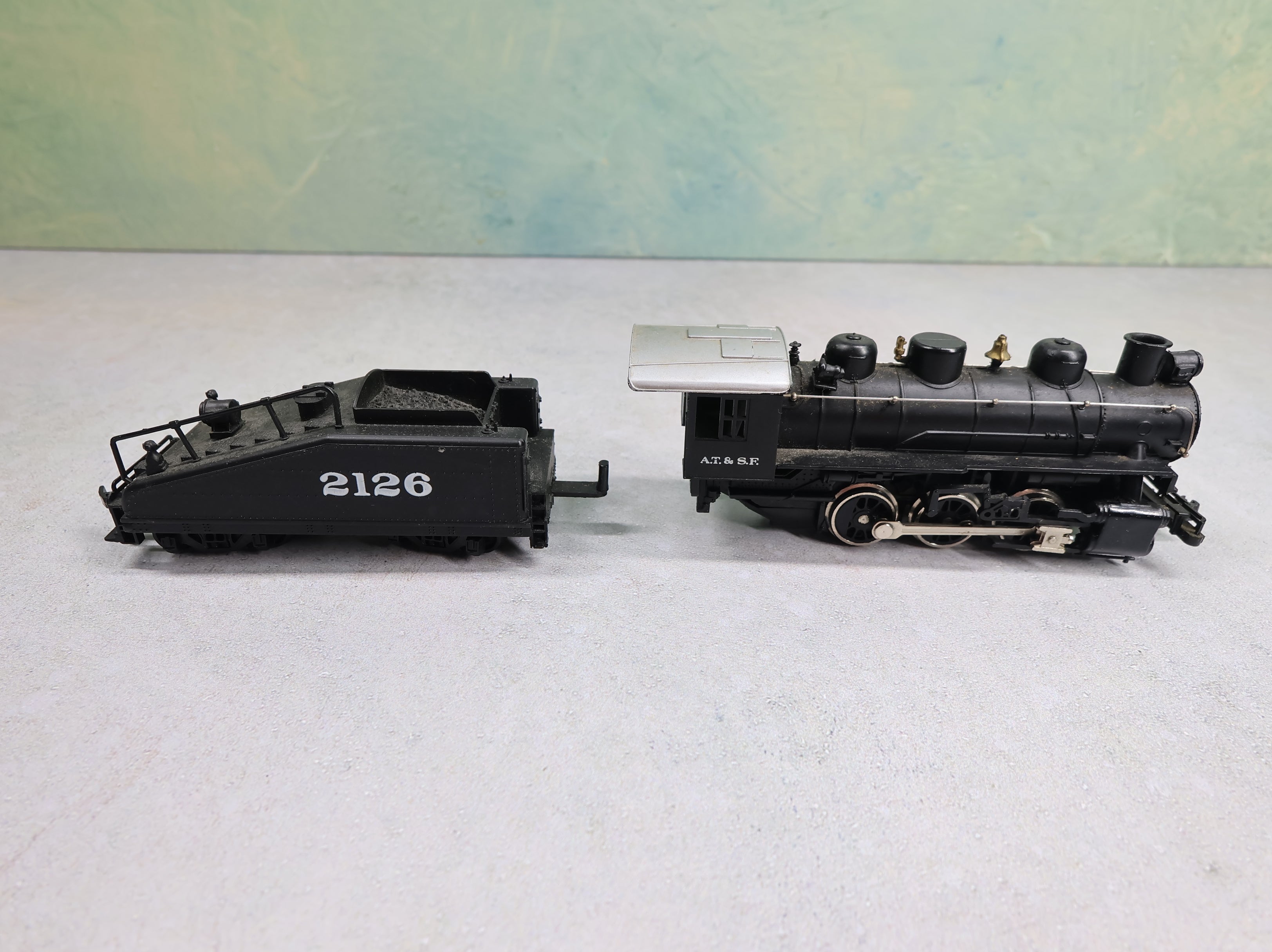 USED Bachmann HO Scale 0-6-0 Steam Locomotive Santa Fe ATSF #2126 Parts/Repairs