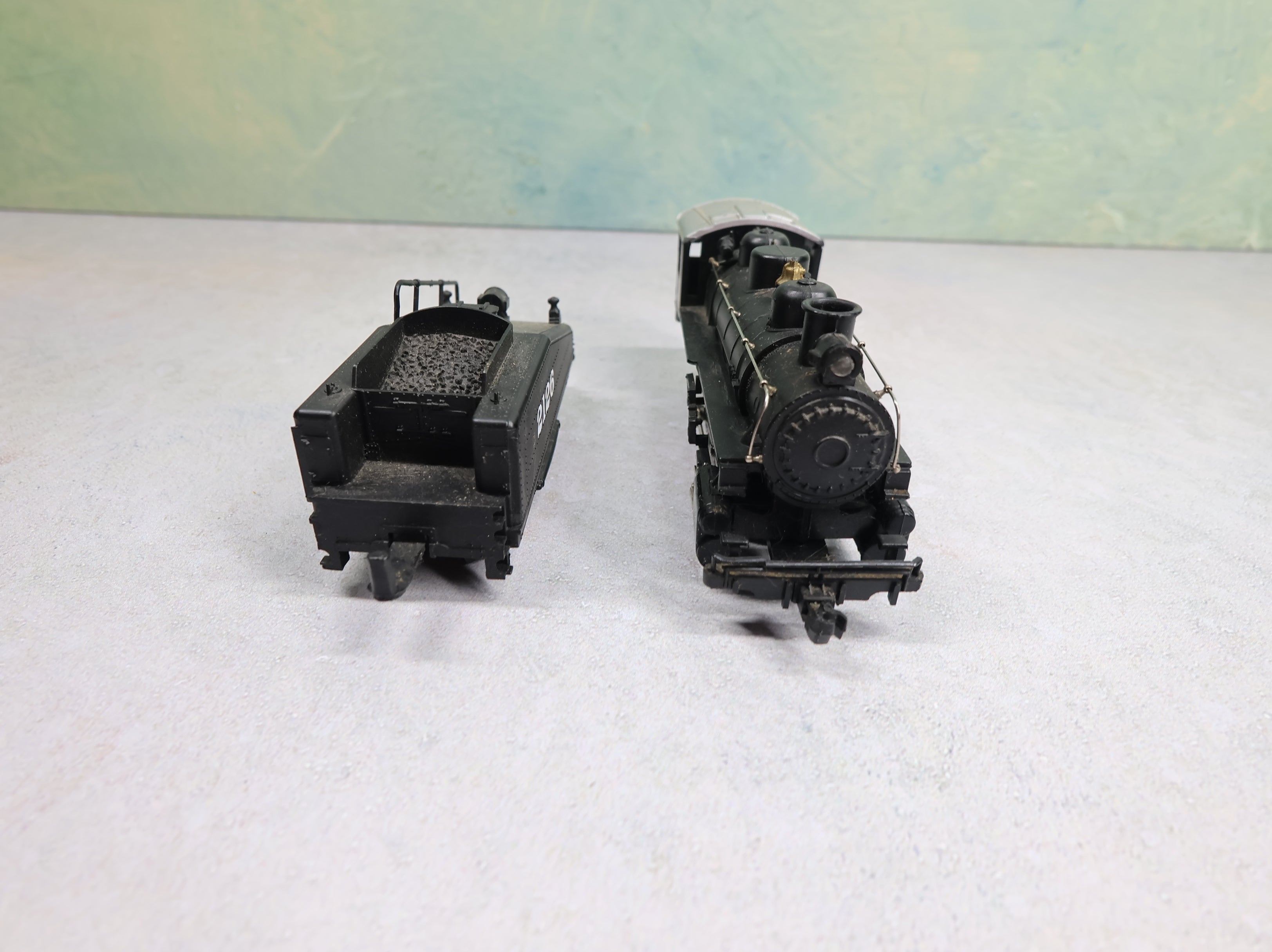 USED Bachmann HO Scale 0-6-0 Steam Locomotive Santa Fe ATSF #2126 Parts/Repairs