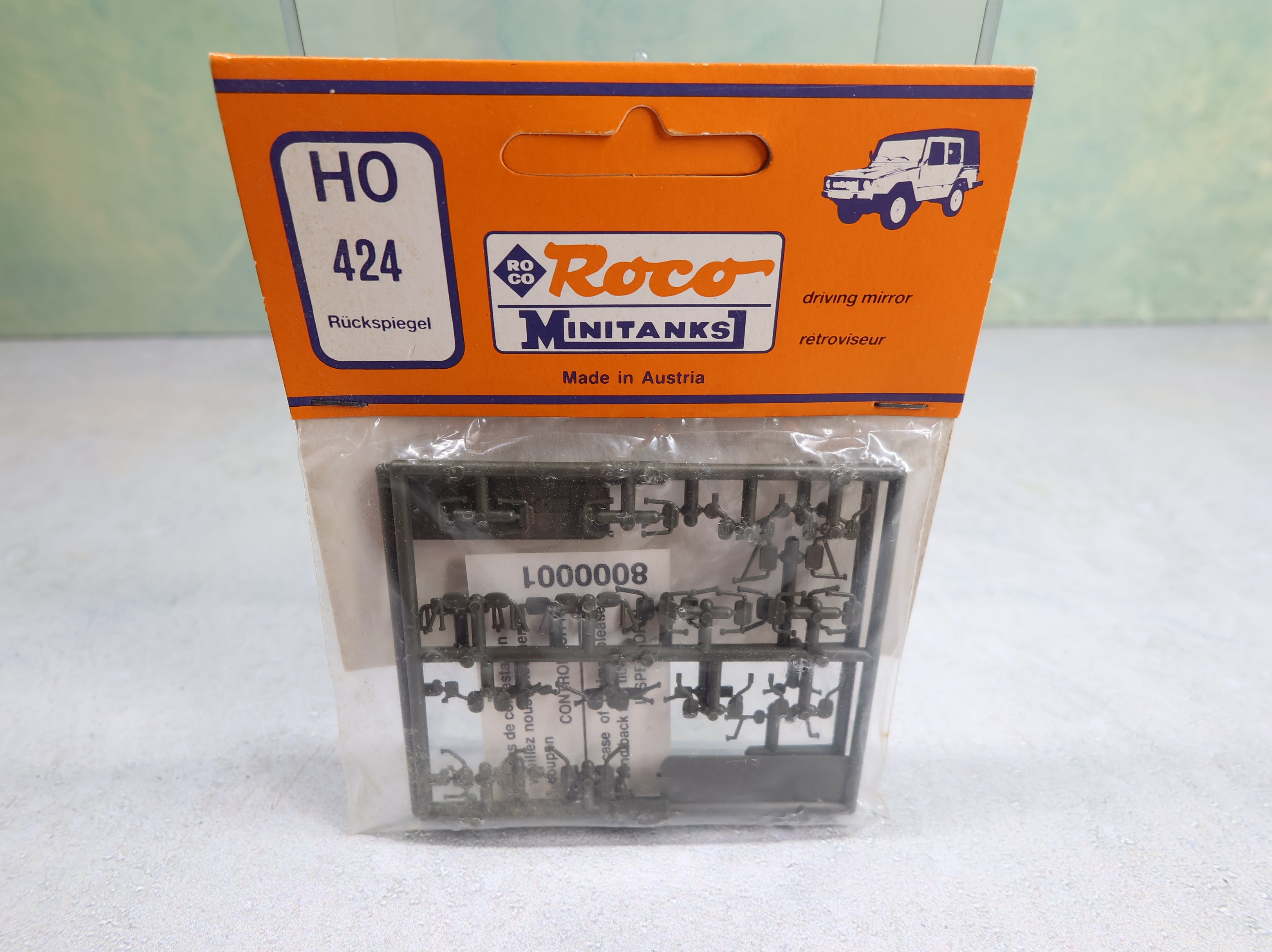 Roco 424 HO Scale MiniTanks Rear View Mirror Details