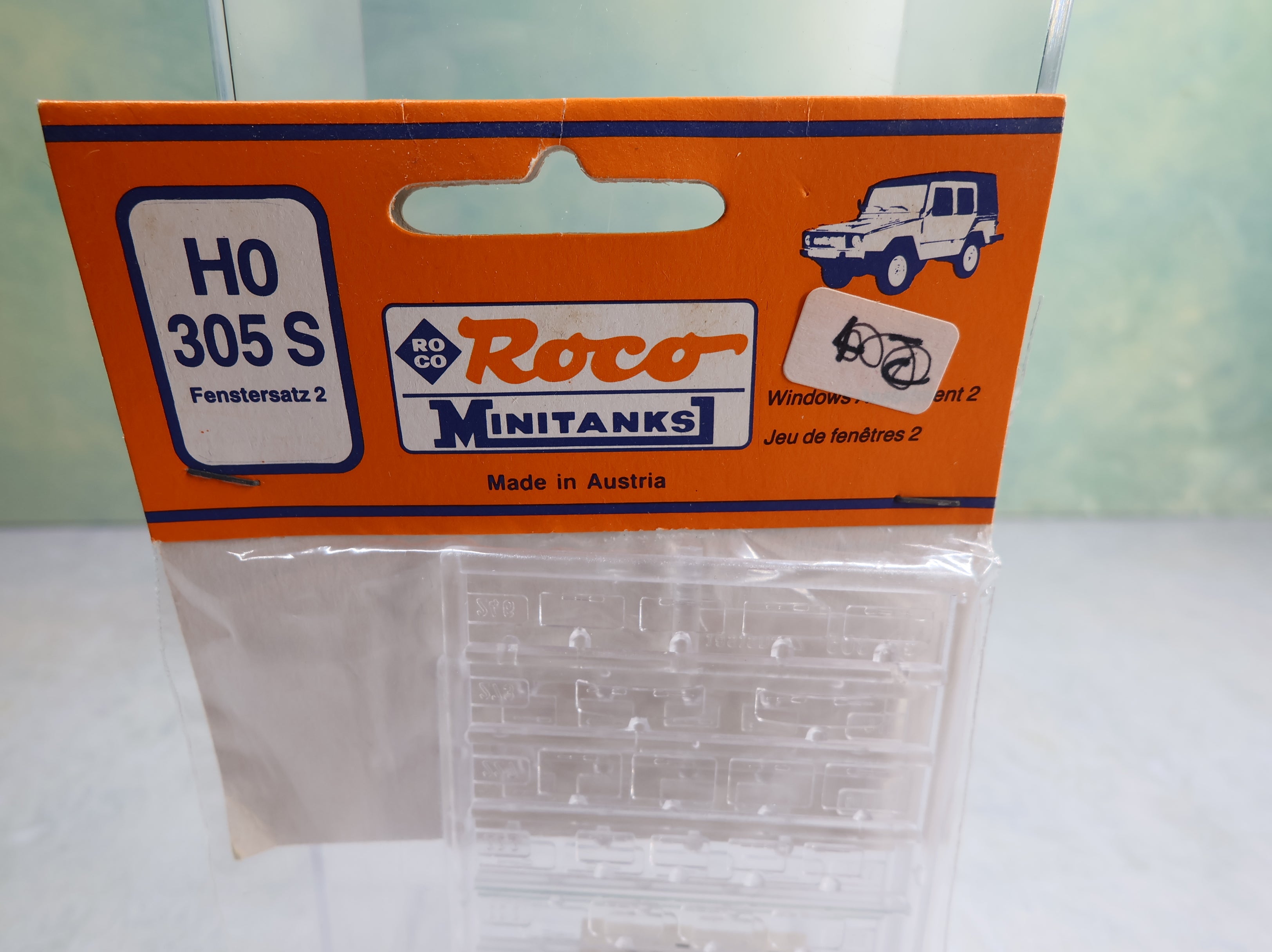 Roco 305S HO Scale MiniTanks Windscreens, Windows & Accessories for Military Vehicles Details