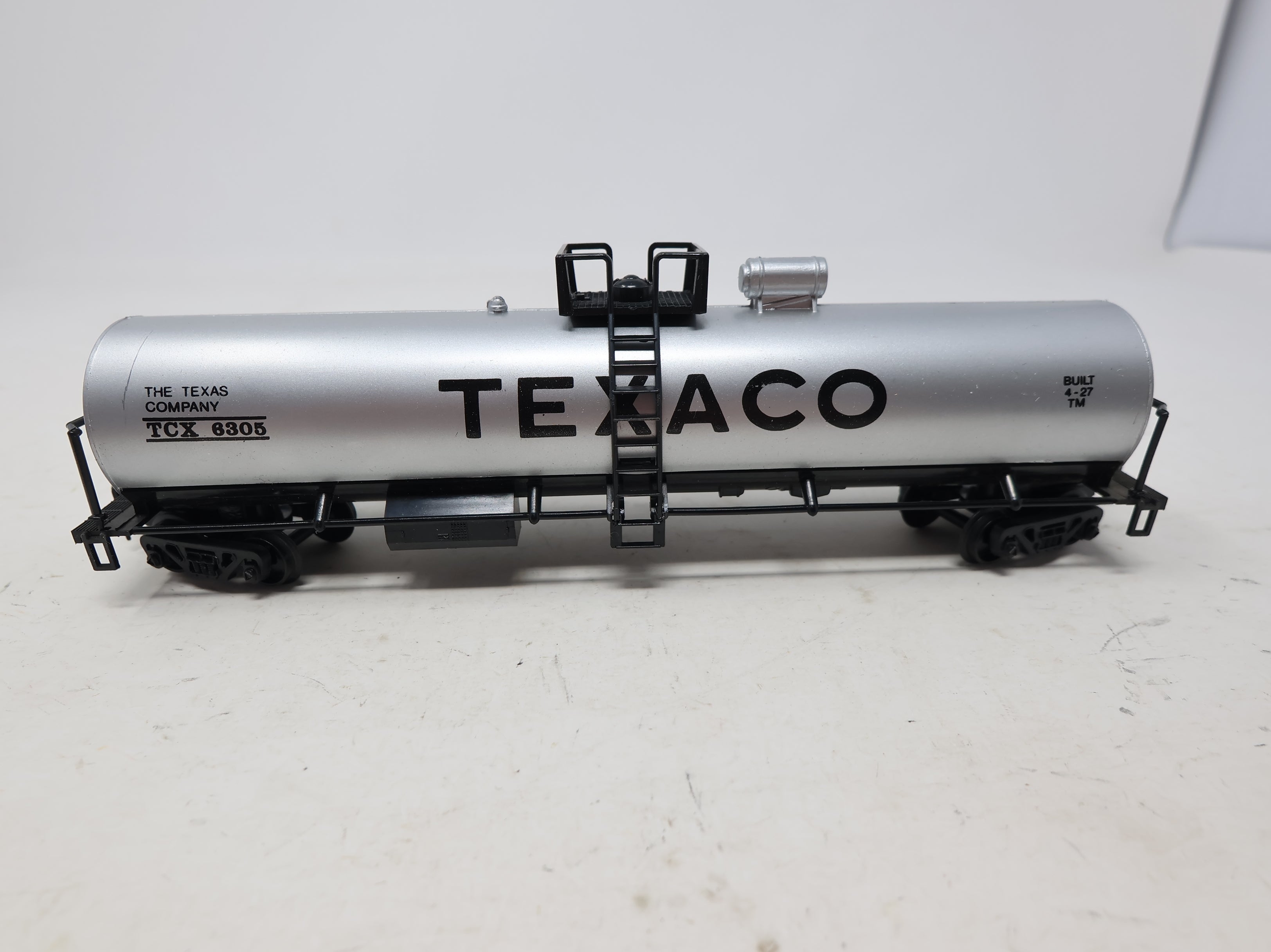 USED AHM HO Scale 46' Tank Car Texaco TCX #6305