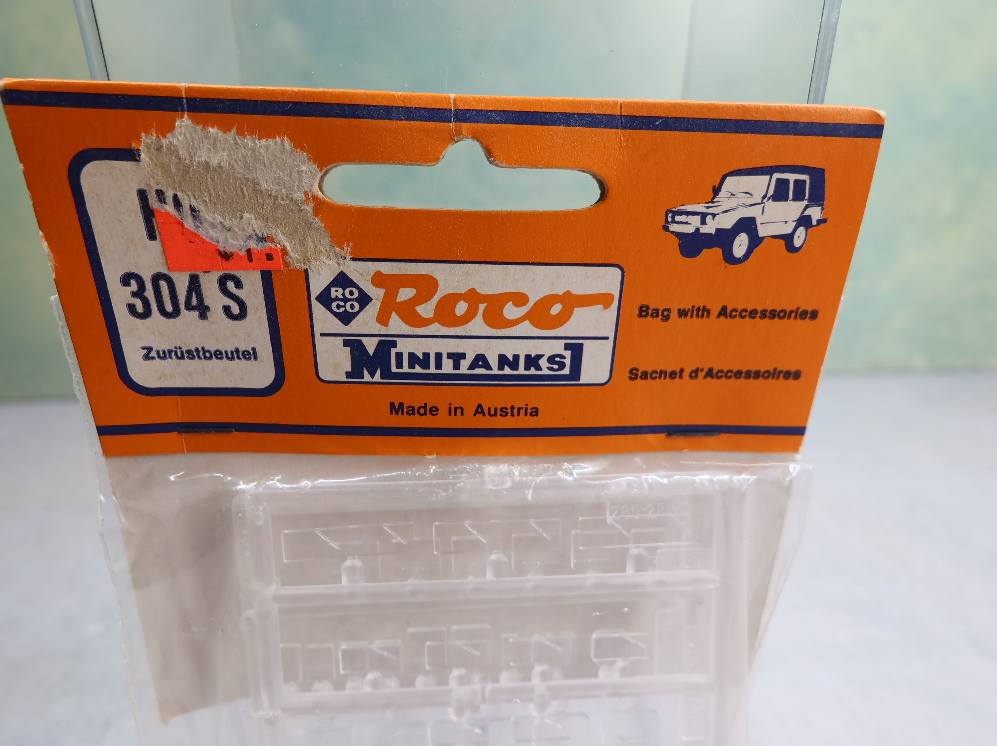 Roco 304S HO Scale MiniTanks Windscreens, Windows & Accessories for Military Vehicles Details