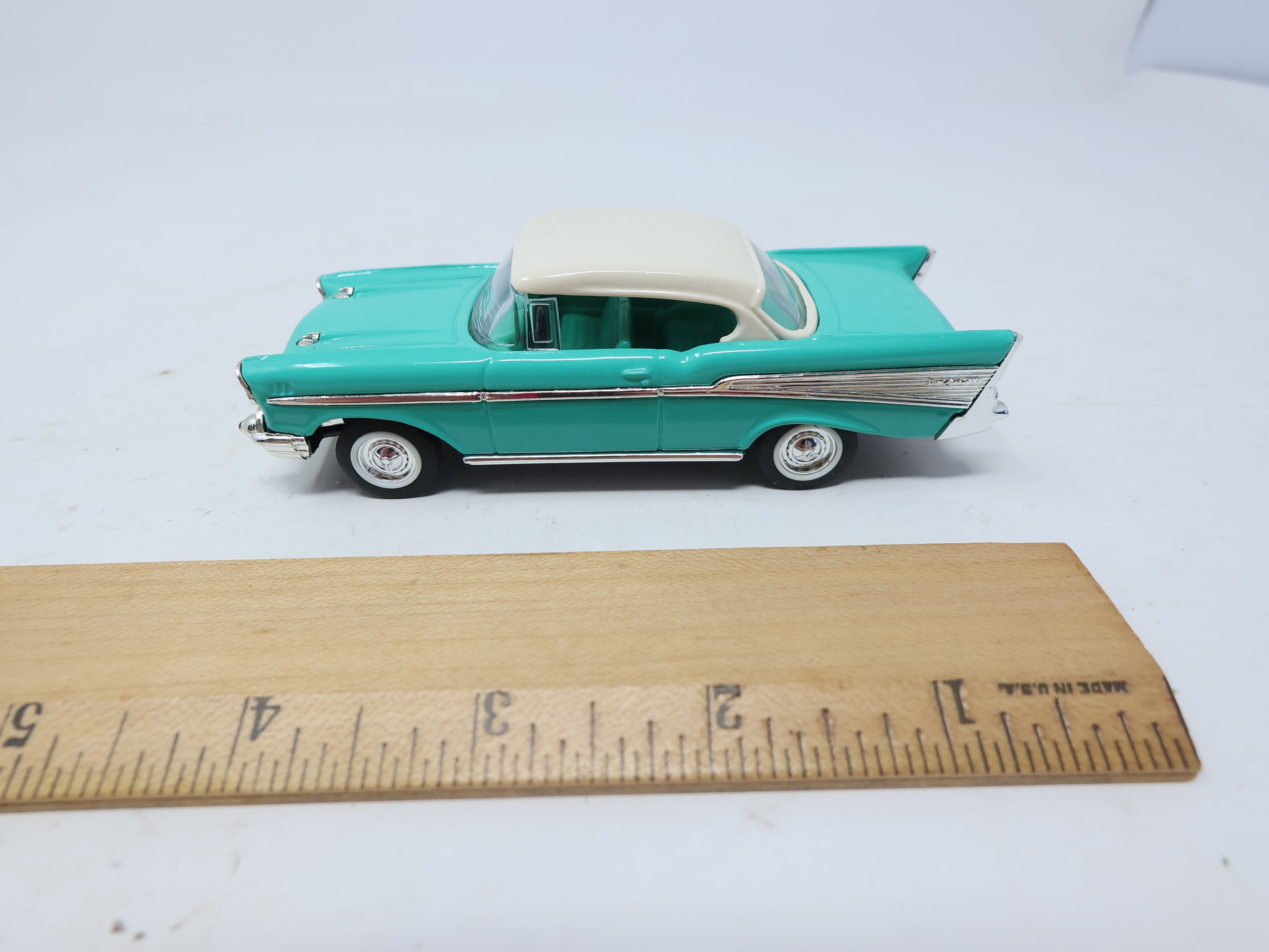 USED 94201 , 1957 Chevy Hard Top Car 1/43 Scale Road Signature