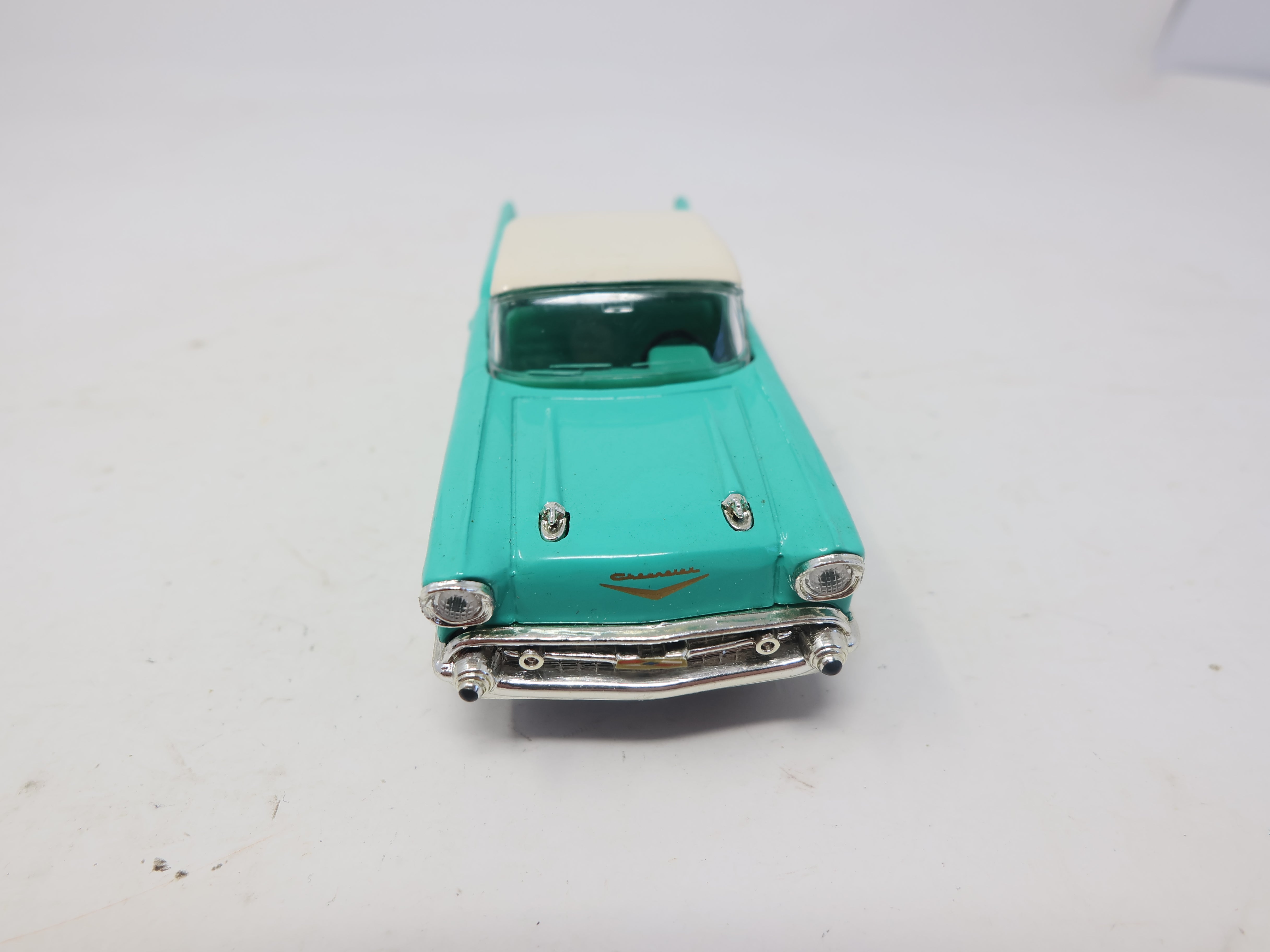 USED 94201 , 1957 Chevy Hard Top Car 1/43 Scale Road Signature