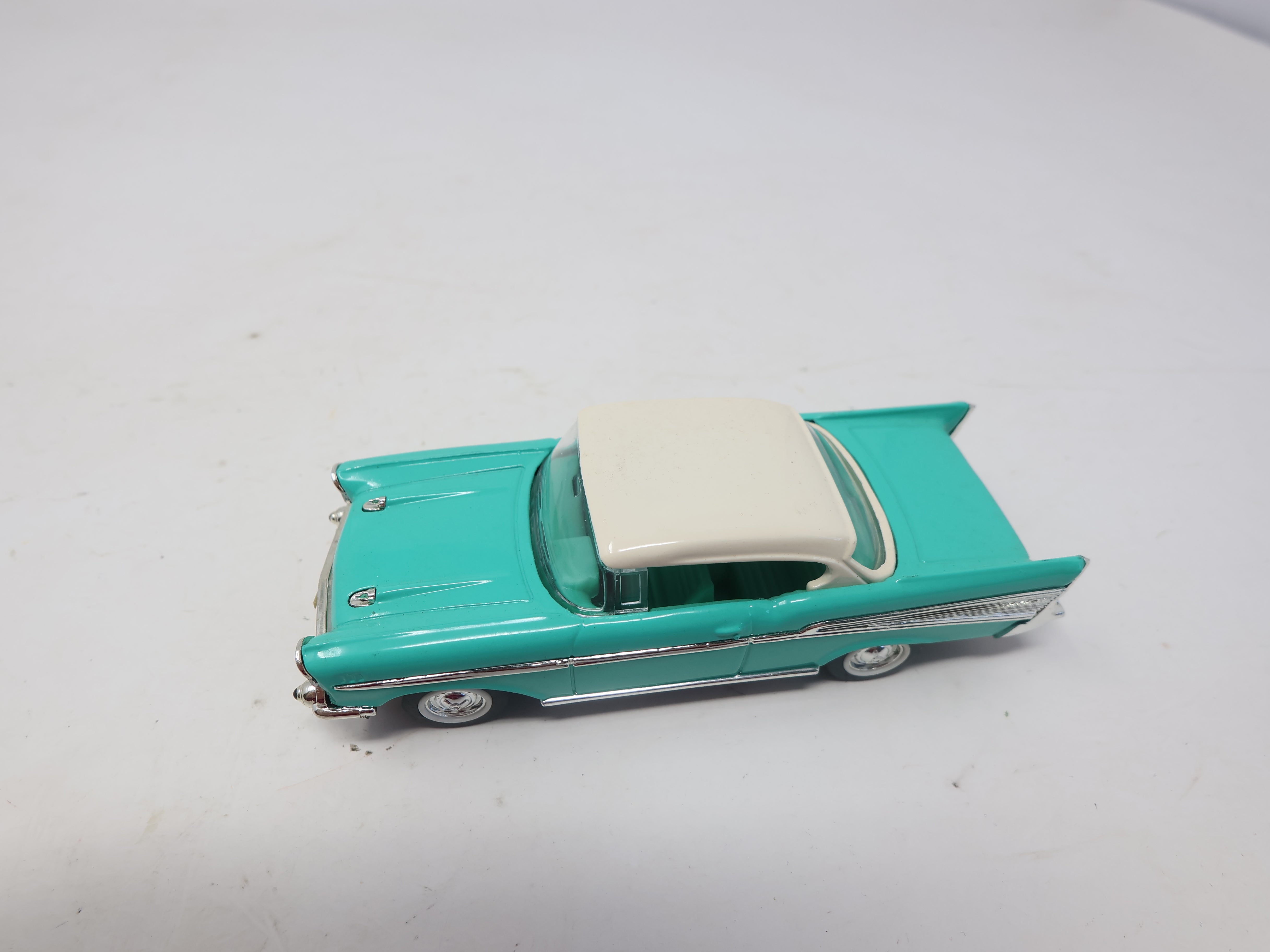 USED 94201 , 1957 Chevy Hard Top Car 1/43 Scale Road Signature