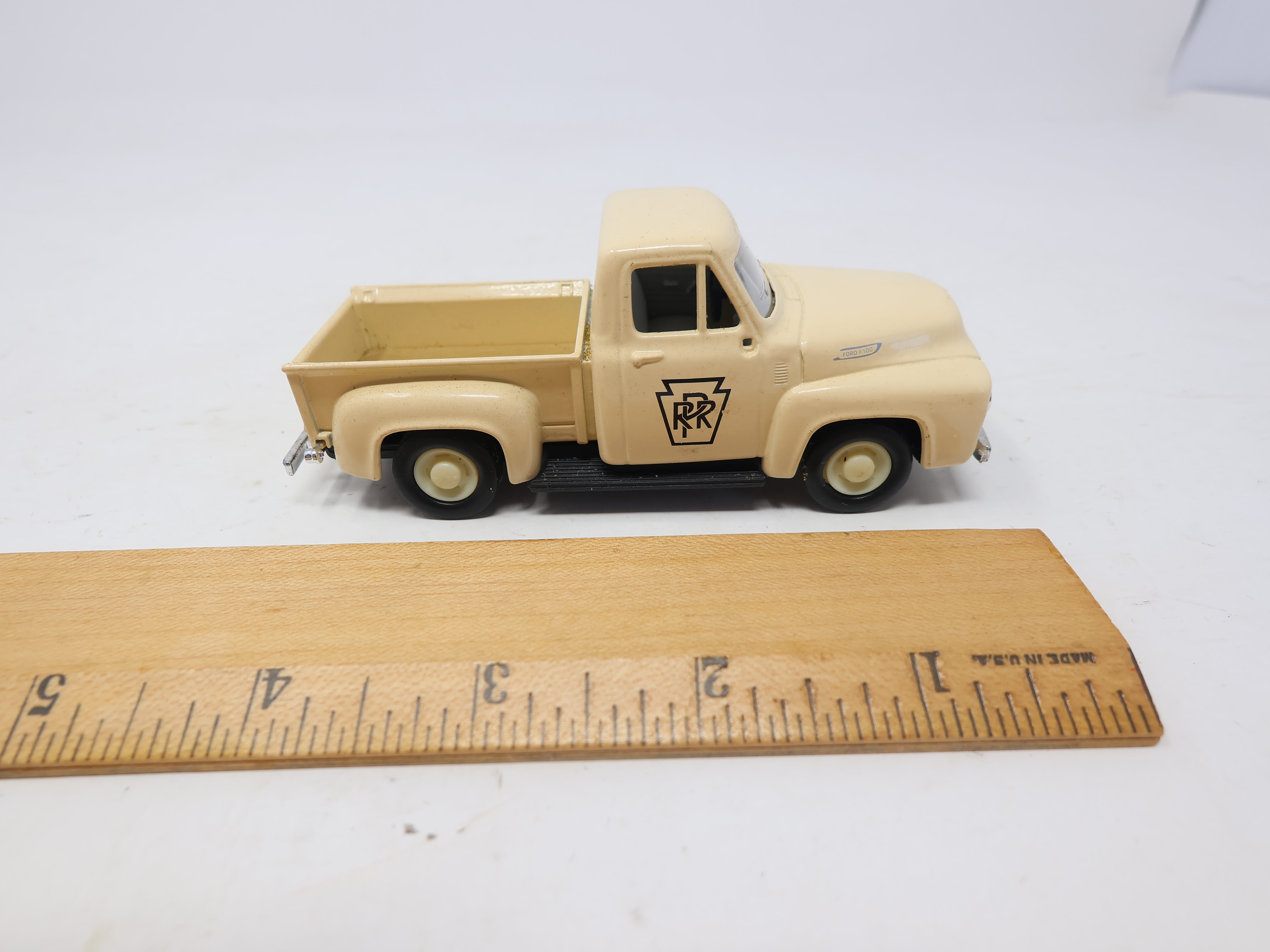 USED 94204 , 1953 Ford Pickup Truck Road Signature 1/43 Scale, Pennsylvania