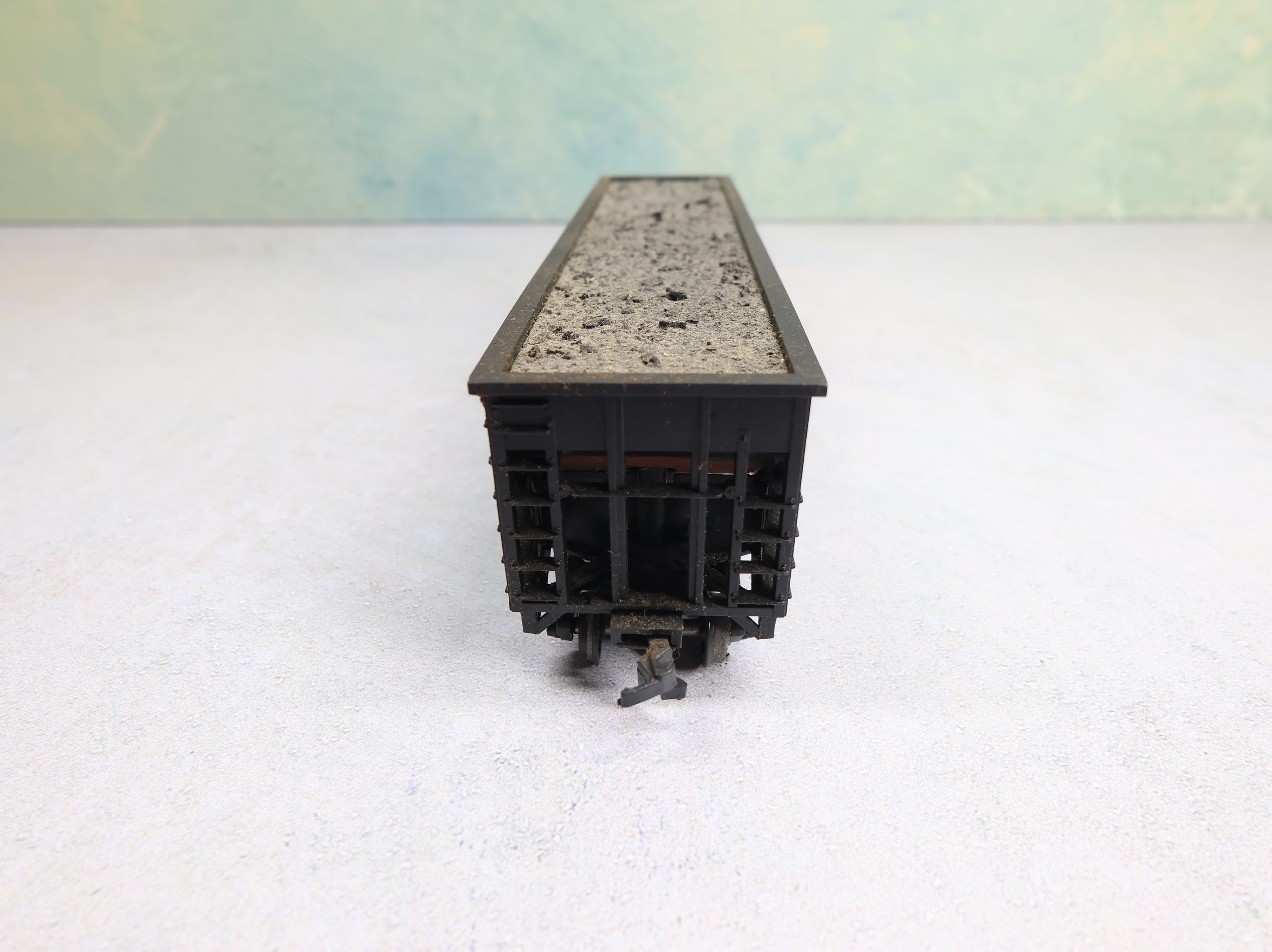 USED HO Scale 100 Ton 3 Bay Hopper Norfolk & Western NW #118555 w/ Coal Load