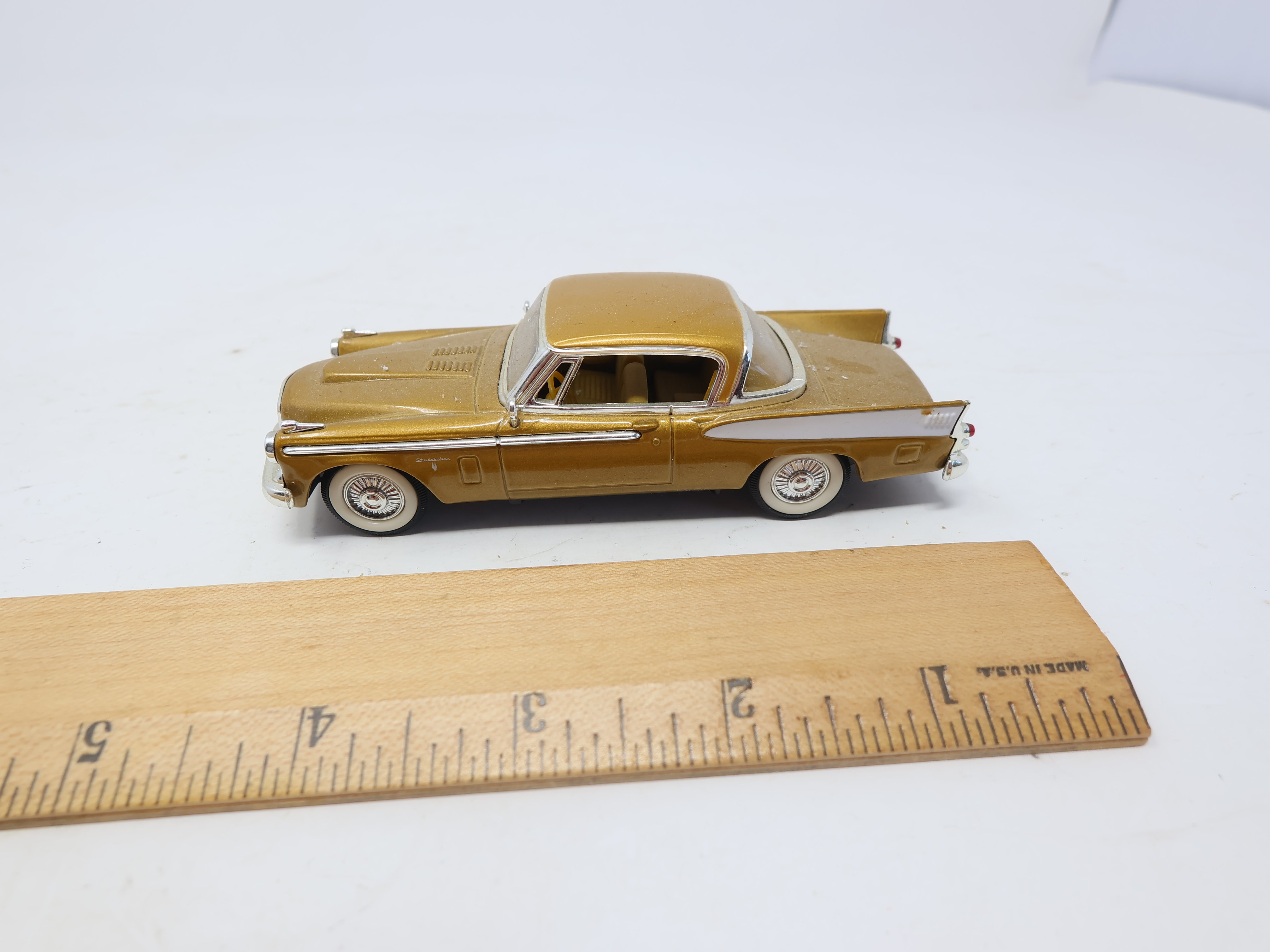 USED 94254 , 1958 Studebaker Golden Hawk 1/43 Scale Road Signature