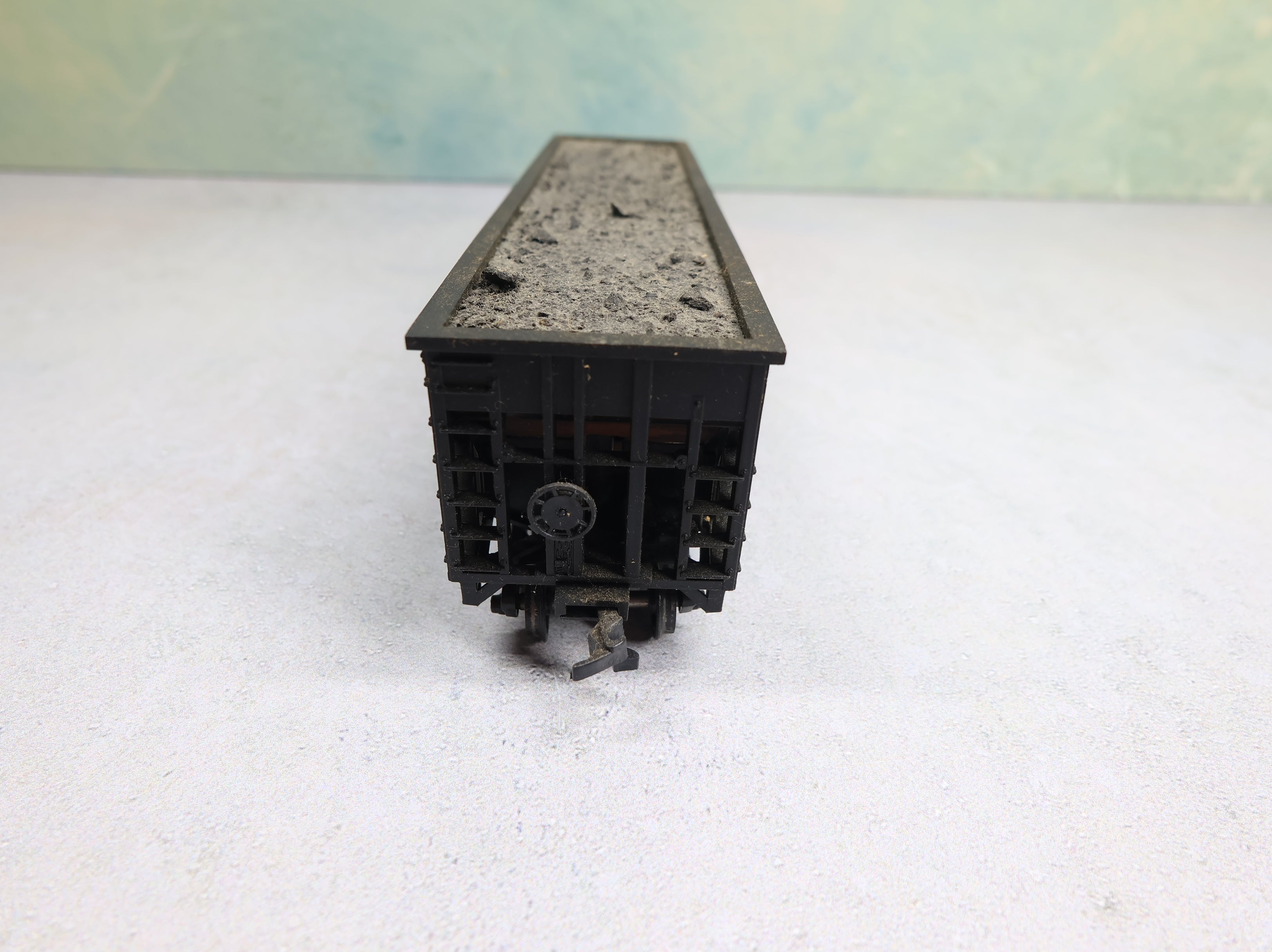 USED HO Scale 100 Ton 3 Bay Hopper Norfolk & Western NW #118555 w/ Coal Load