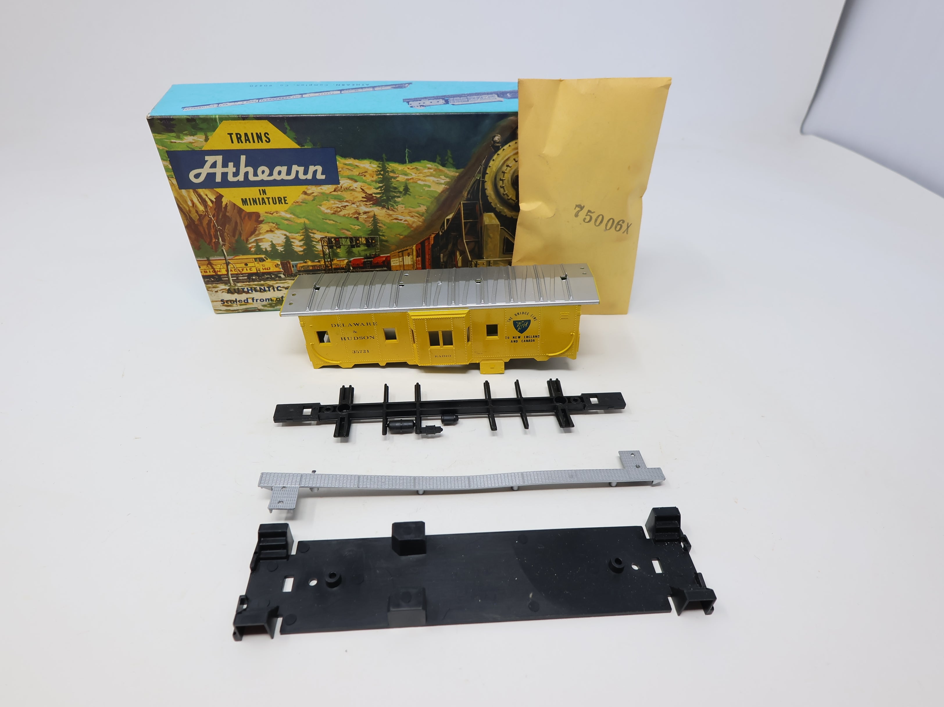 USED Athearn HO Scale Bay Window Caboose Delaware and Hudson #35721 Track One Custom KIT