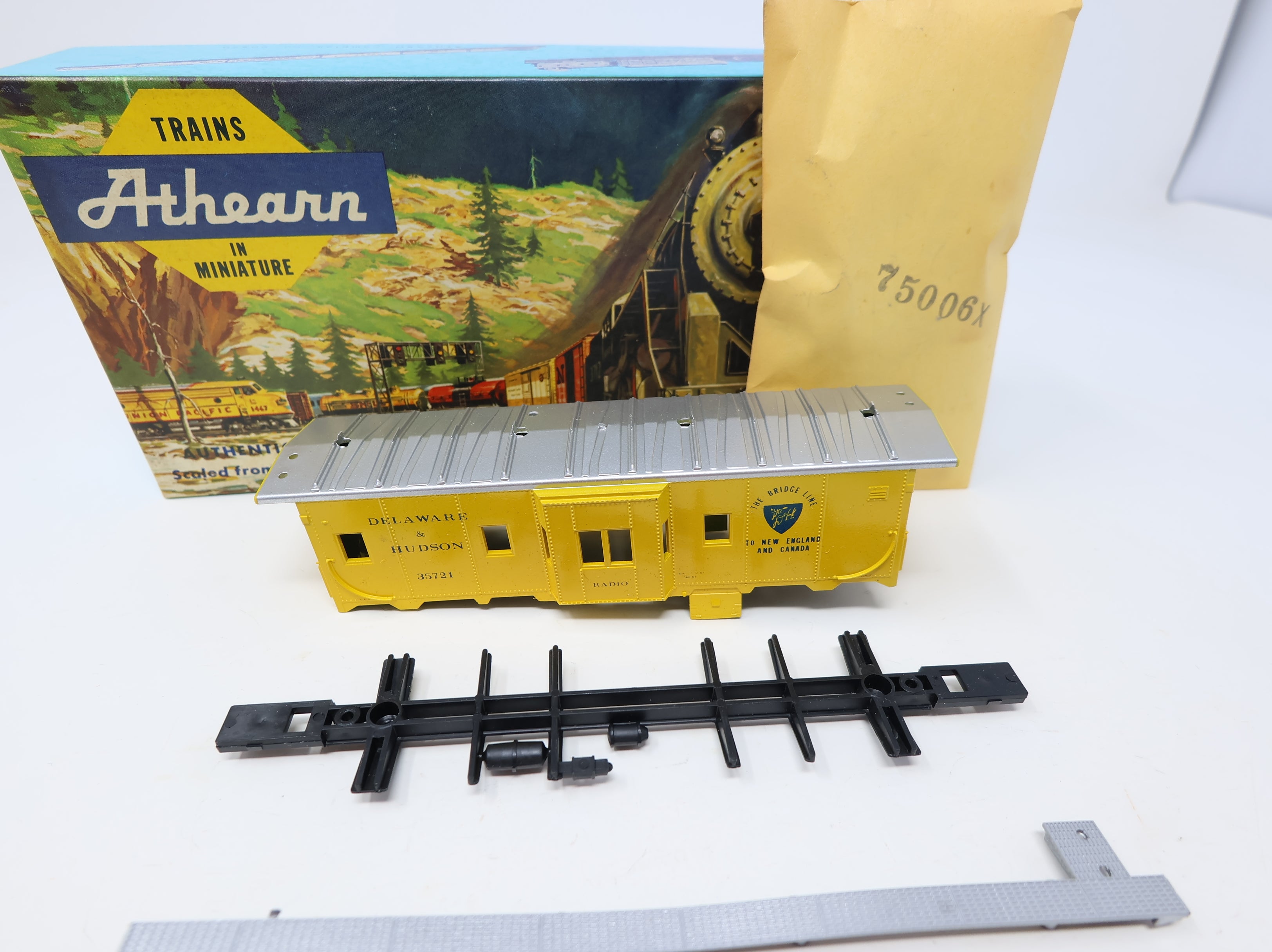 USED Athearn HO Scale Bay Window Caboose Delaware and Hudson #35721 Track One Custom KIT