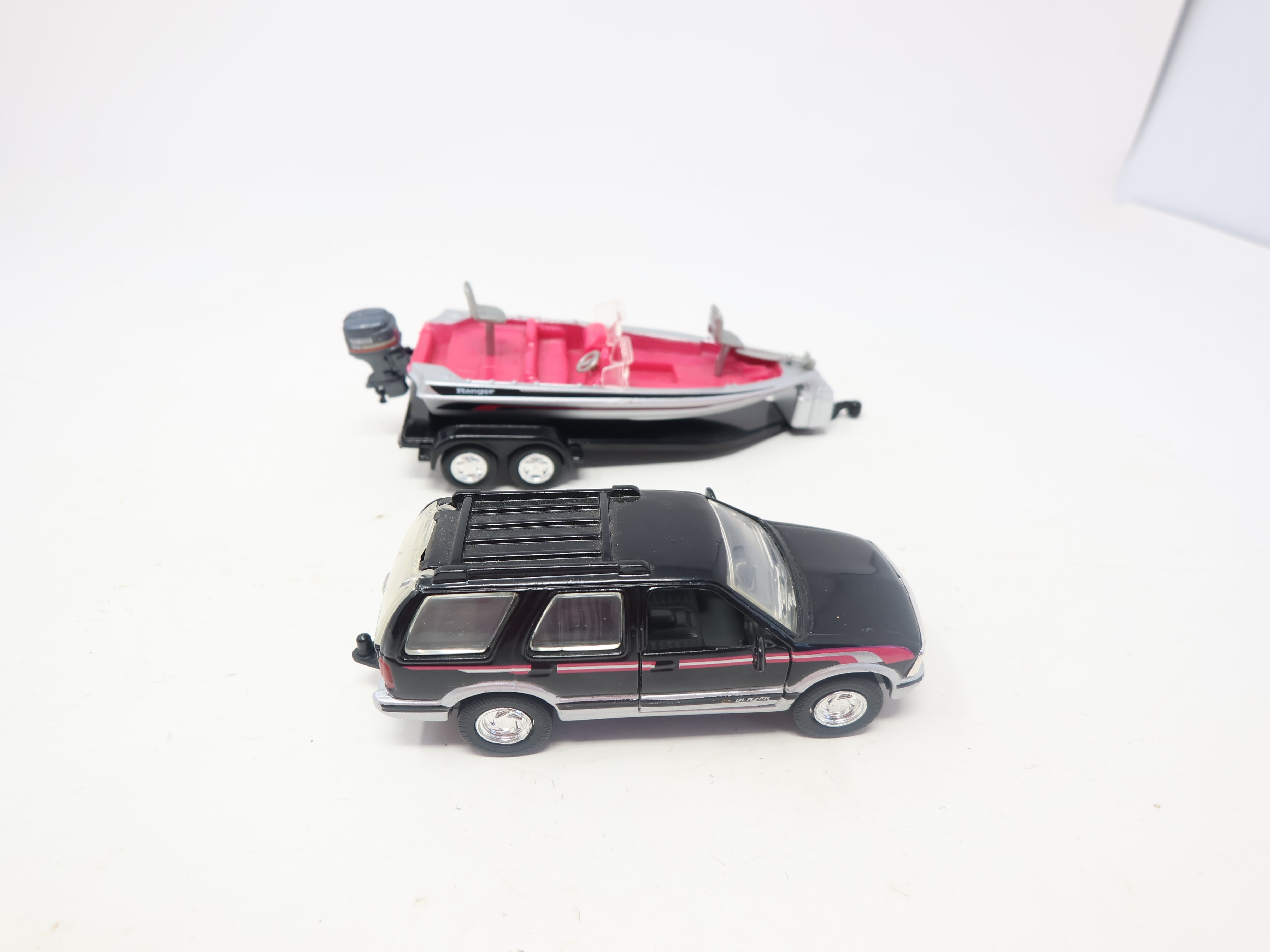 USED , Chevrolet Blazer w/ Boat, Road Champs