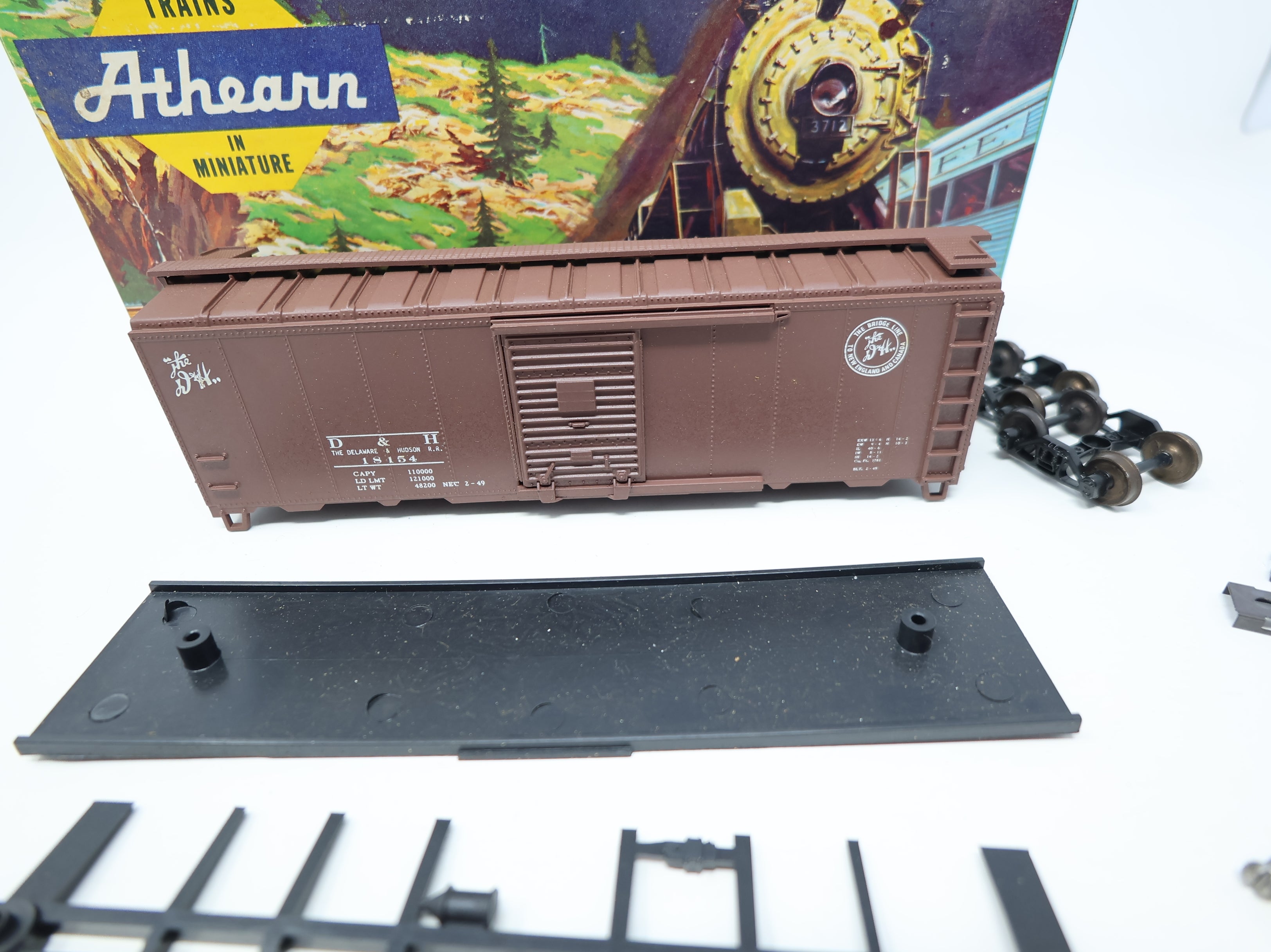 USED Athearn #1120 HO Scale 40' Steel Box Car Delaware and Hudson D&H #18154 Bev-Bel KIT