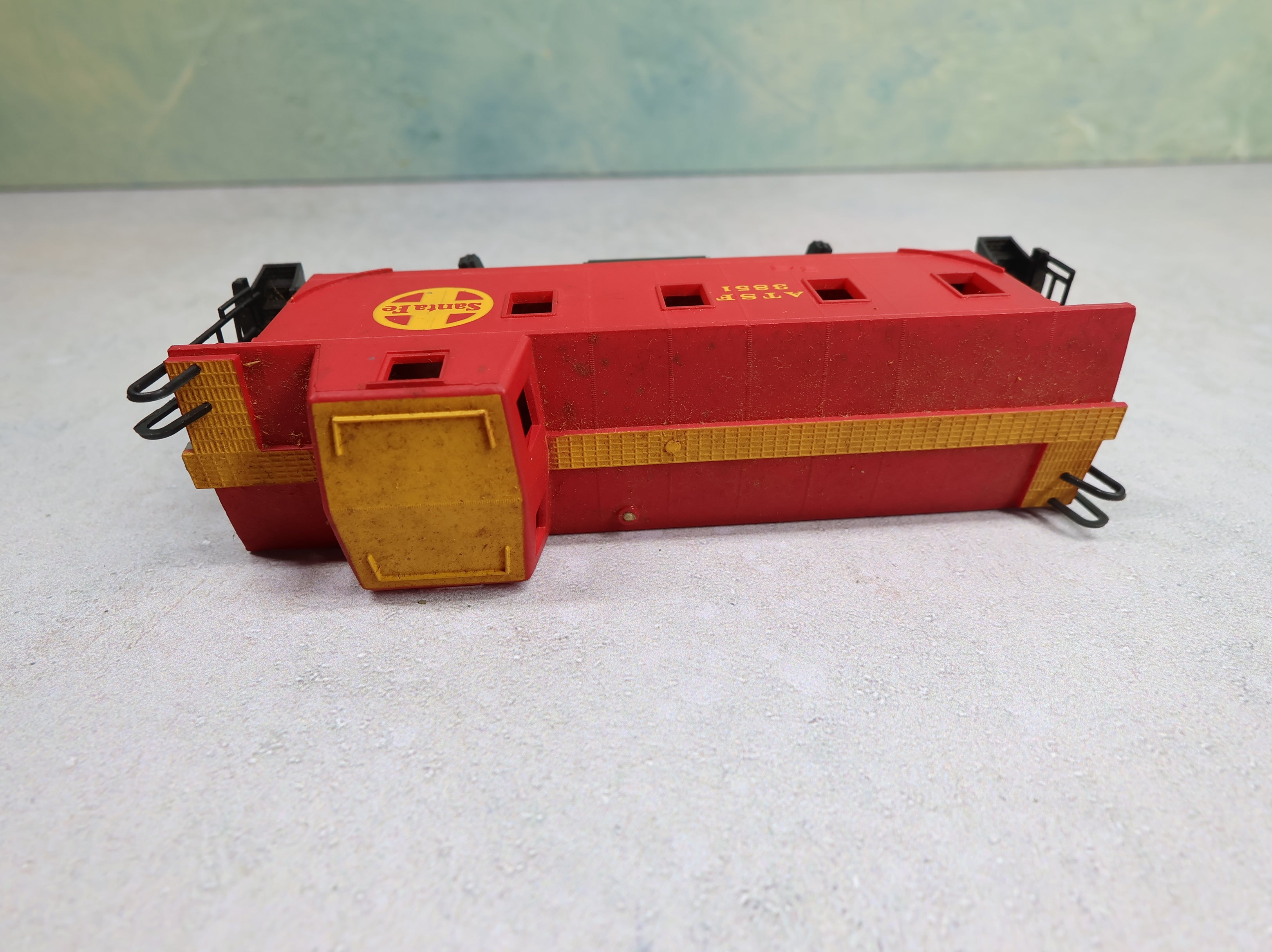 USED Bachmann HO Scale Caboose Santa Fe ATSF #3851