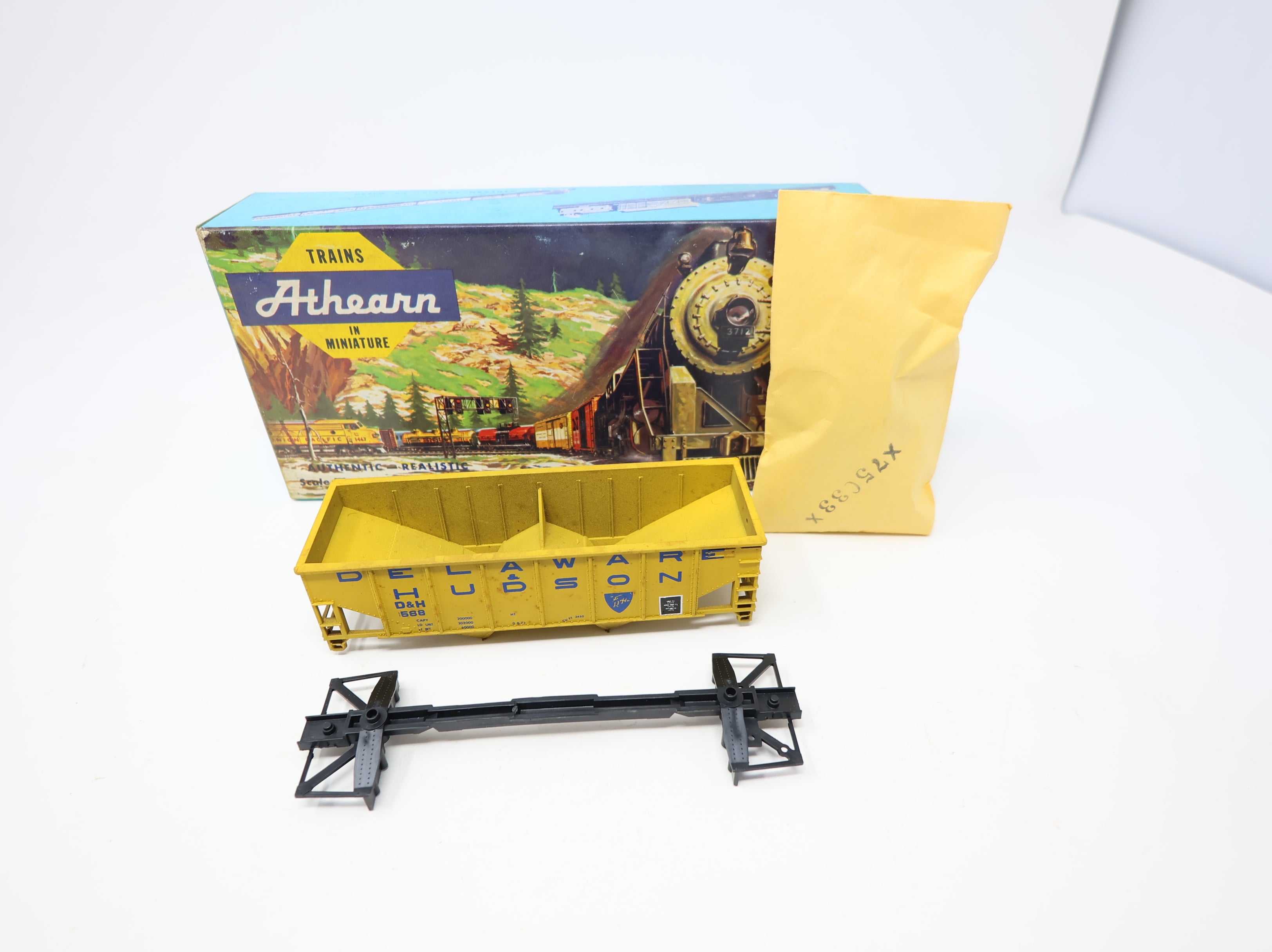 USED Athearn HO Scale 34' Offset Hopper Delaware and Hudson D&H #568 Weathered/Decal KIT