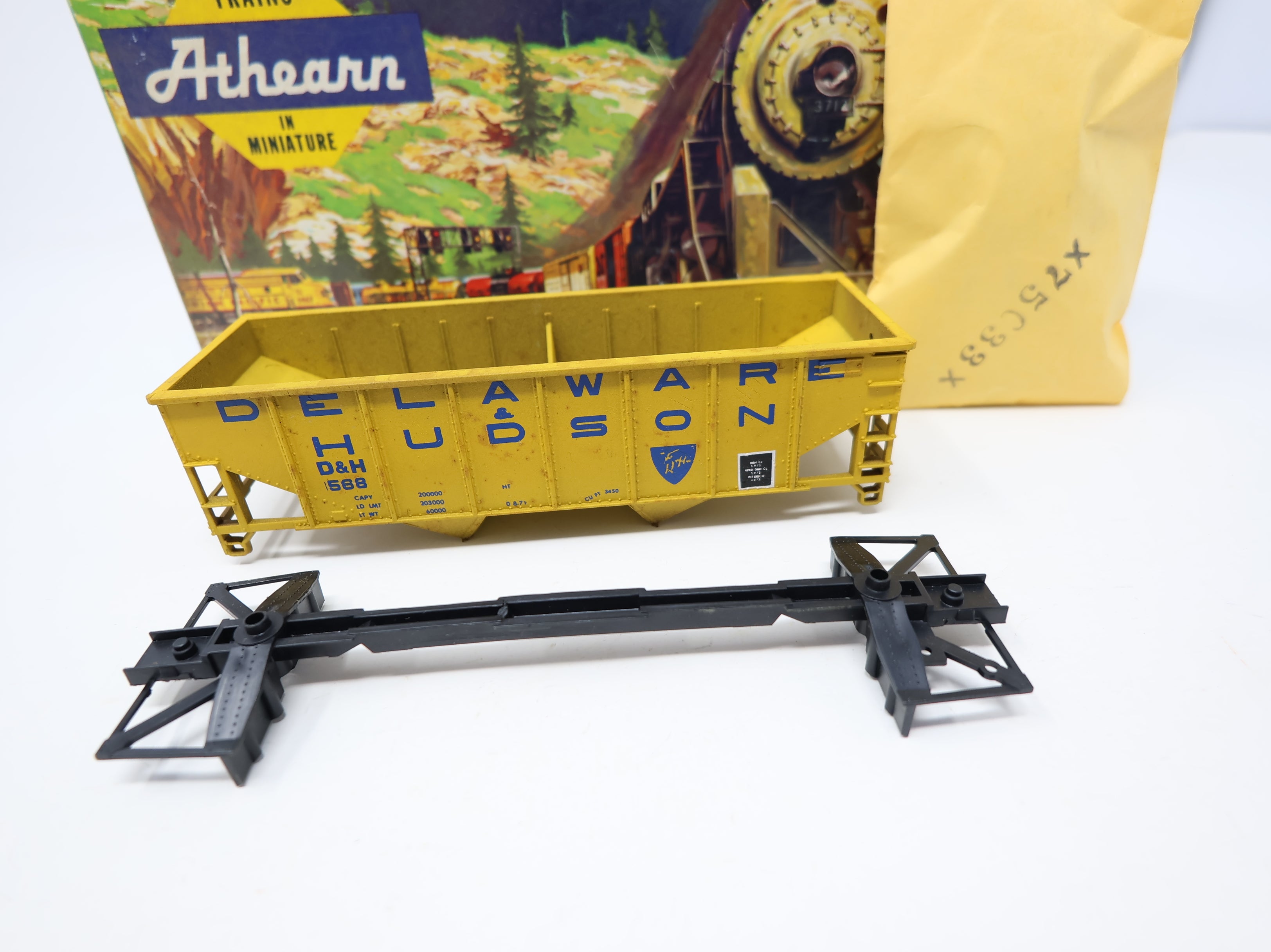 USED Athearn HO Scale 34' Offset Hopper Delaware and Hudson D&H #568 Weathered/Decal KIT