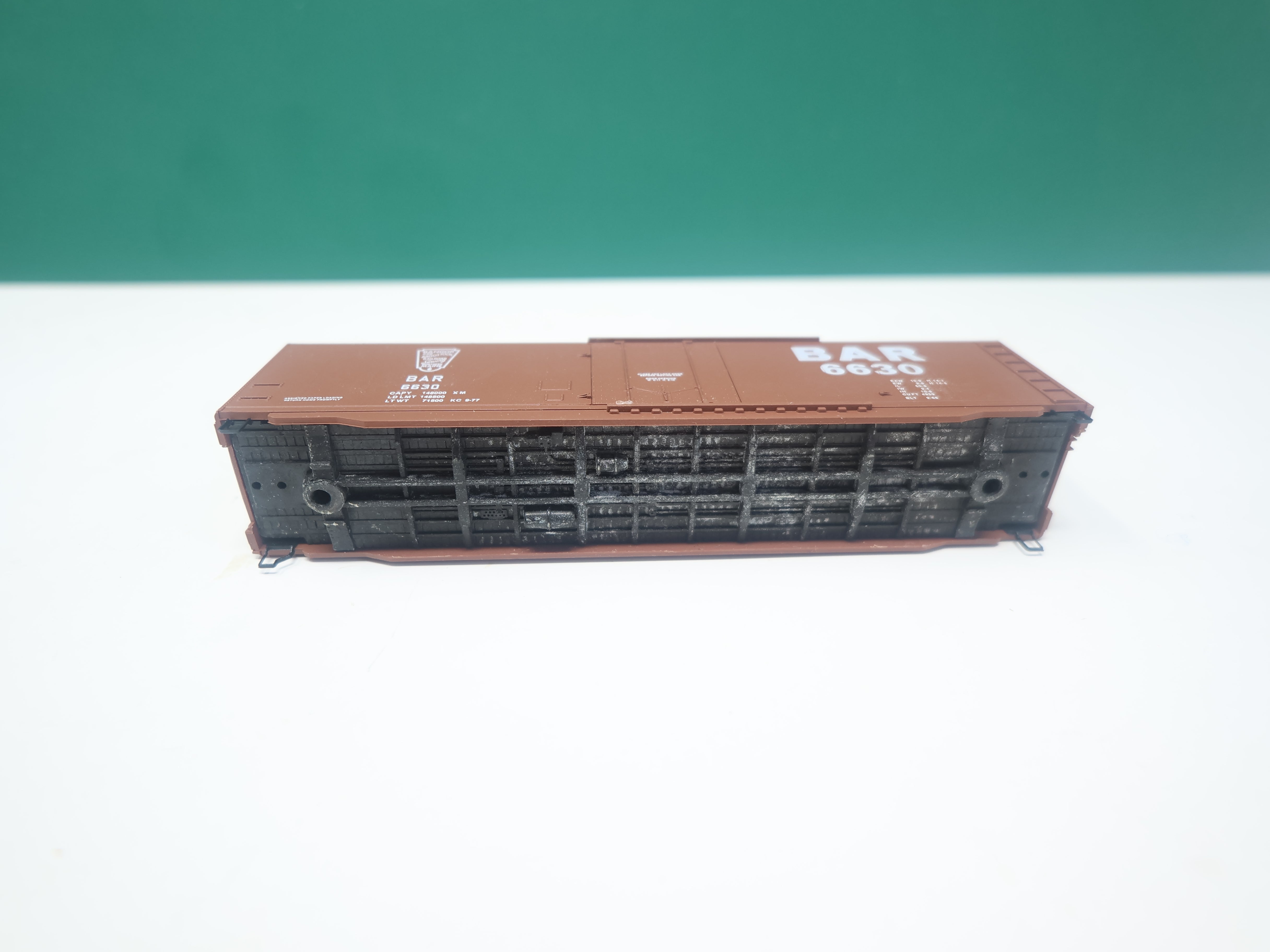 USED Micro-Trains 38140 N Scale, 50' Box Car w/ Plug Door, Bangor & Aroostook BAR #6630, No trucks