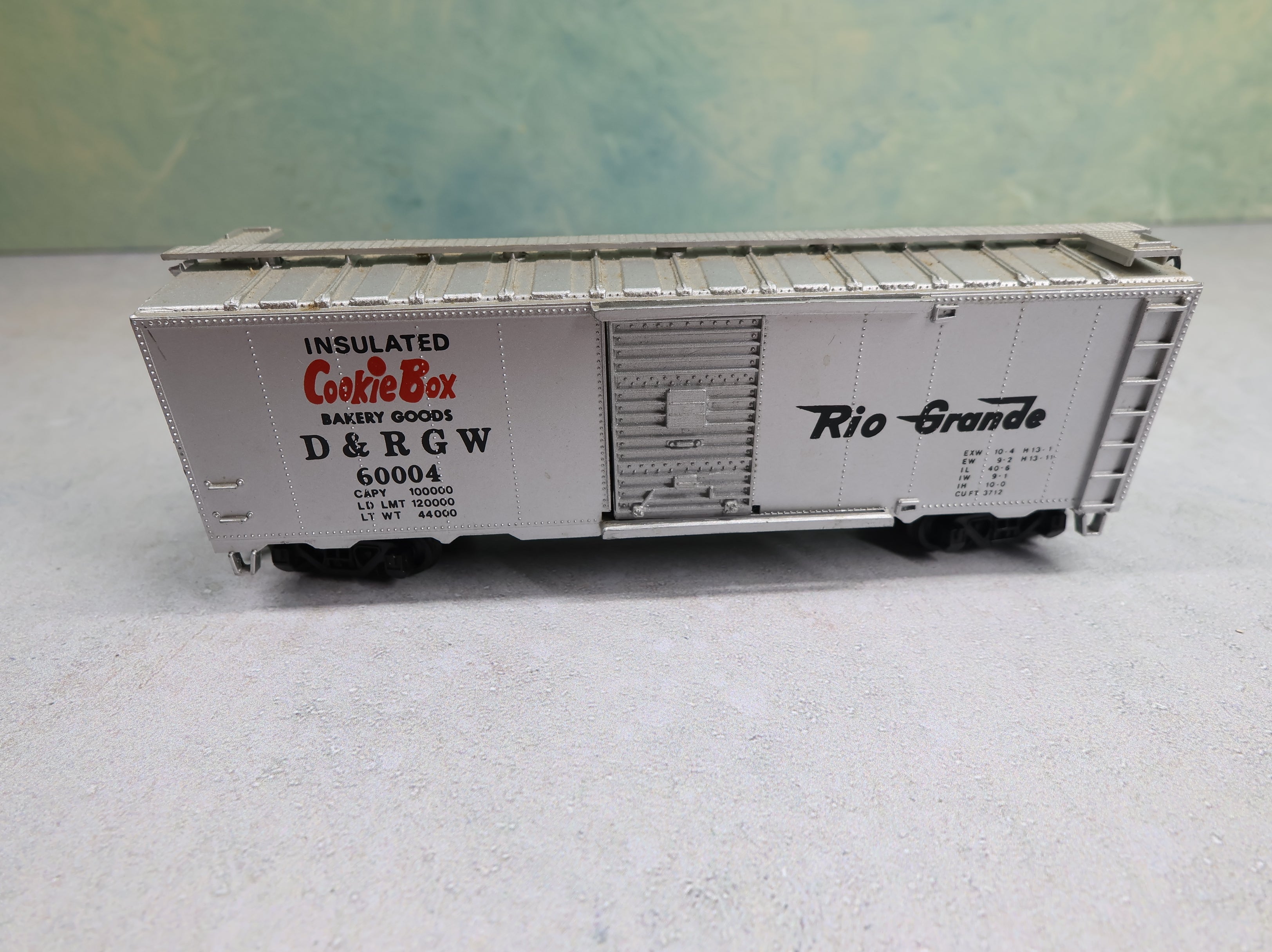 USED Bachmann HO Scale 40' Box Car Rio Grande D&RGW #60004 Cookie Box w/ Gearboxes