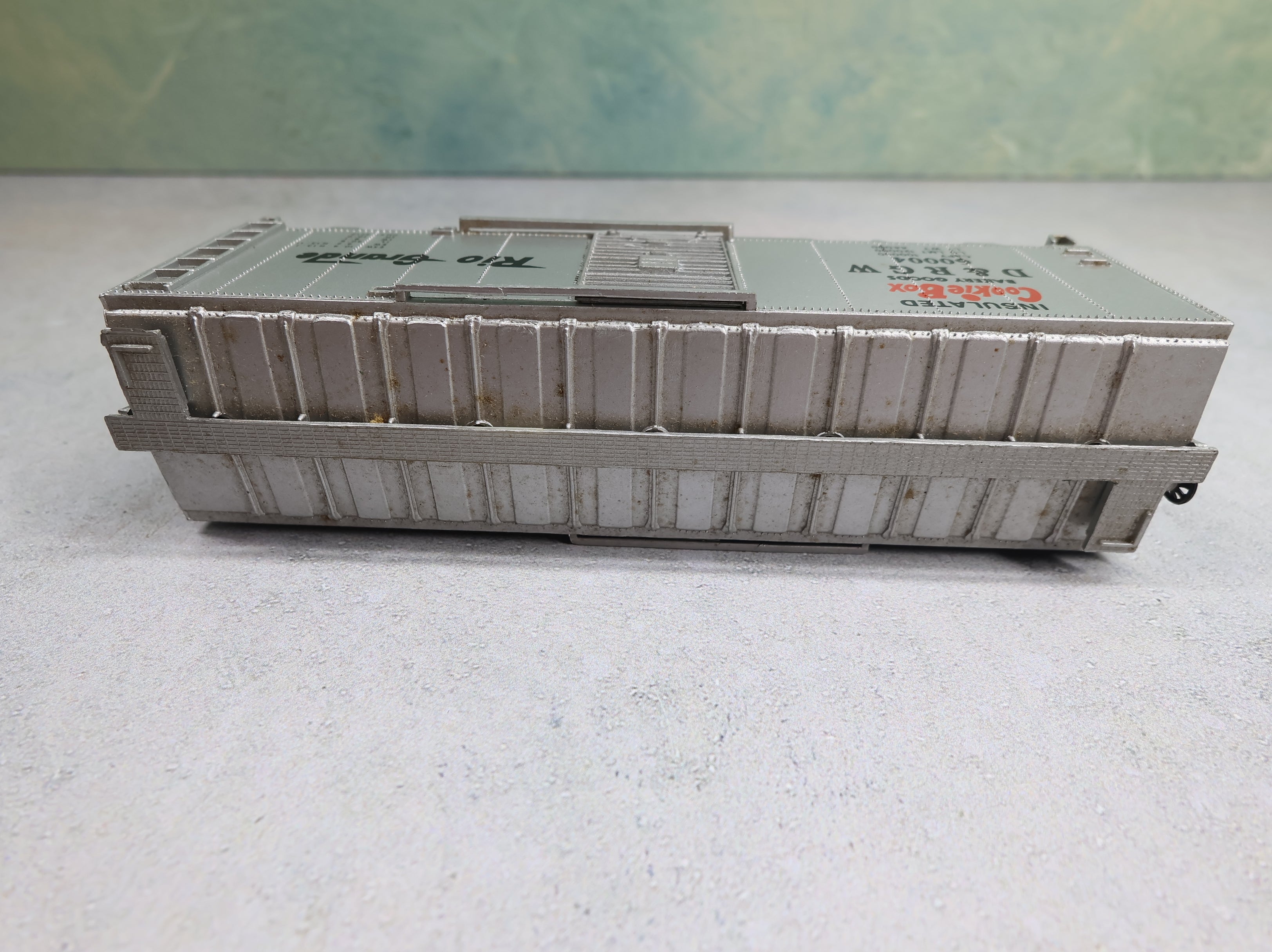 USED Bachmann HO Scale 40' Box Car Rio Grande D&RGW #60004 Cookie Box w/ Gearboxes