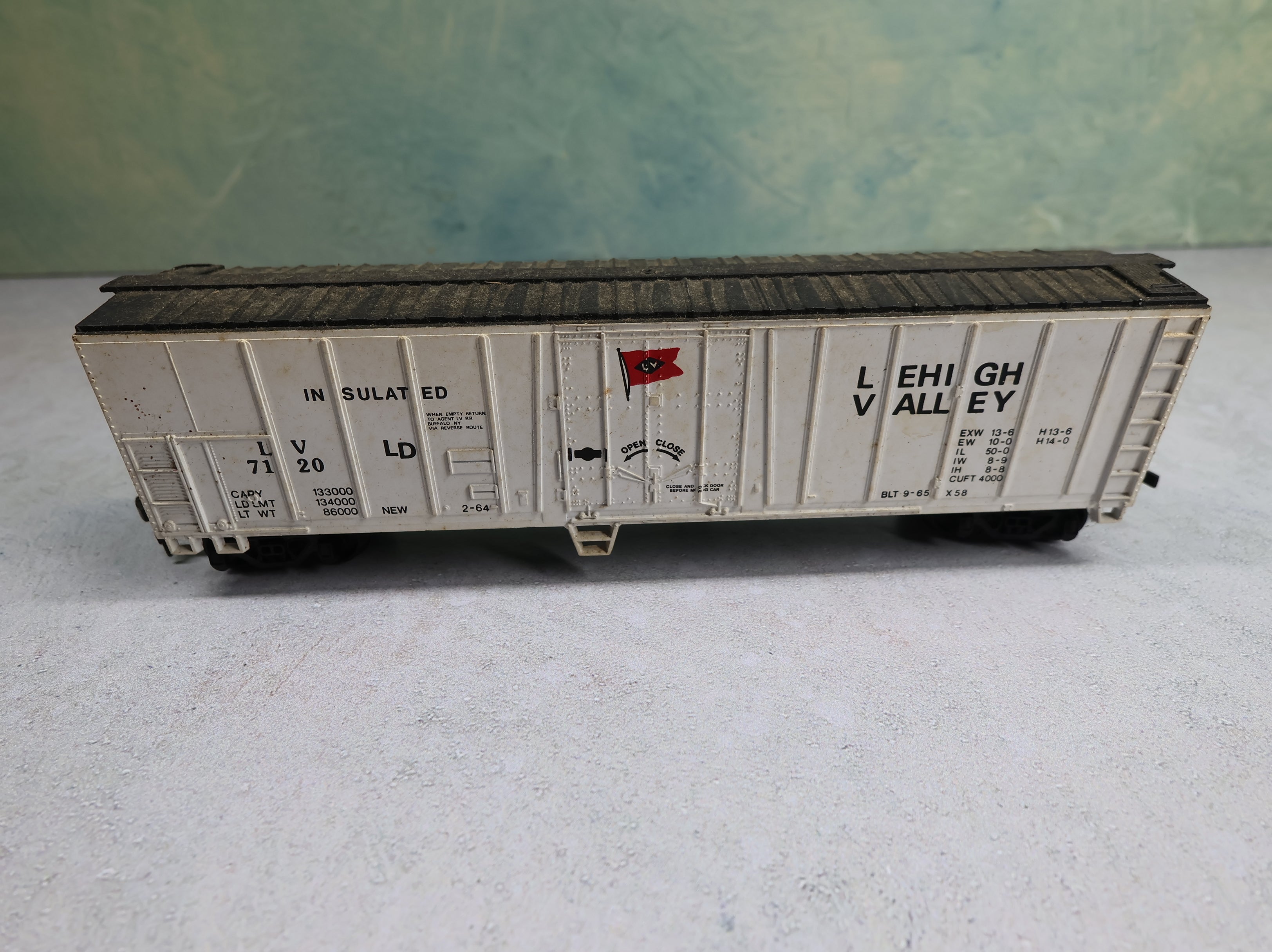 USED Bachmann HO Scale 50' Box Car Lehigh Valley LV #7120