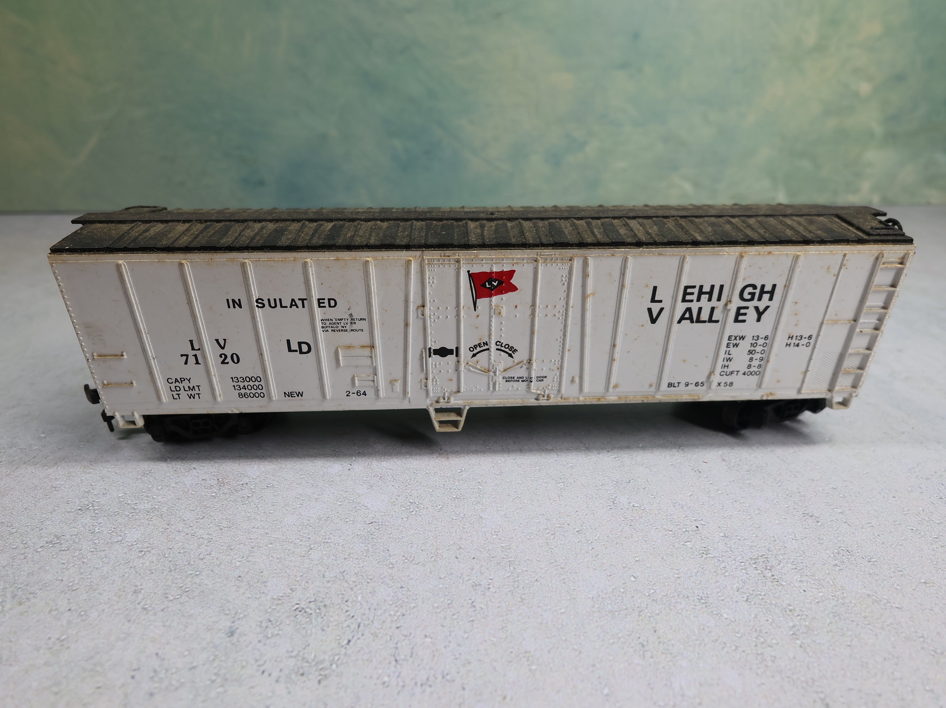 USED Bachmann HO Scale 50' Box Car Lehigh Valley LV #7120