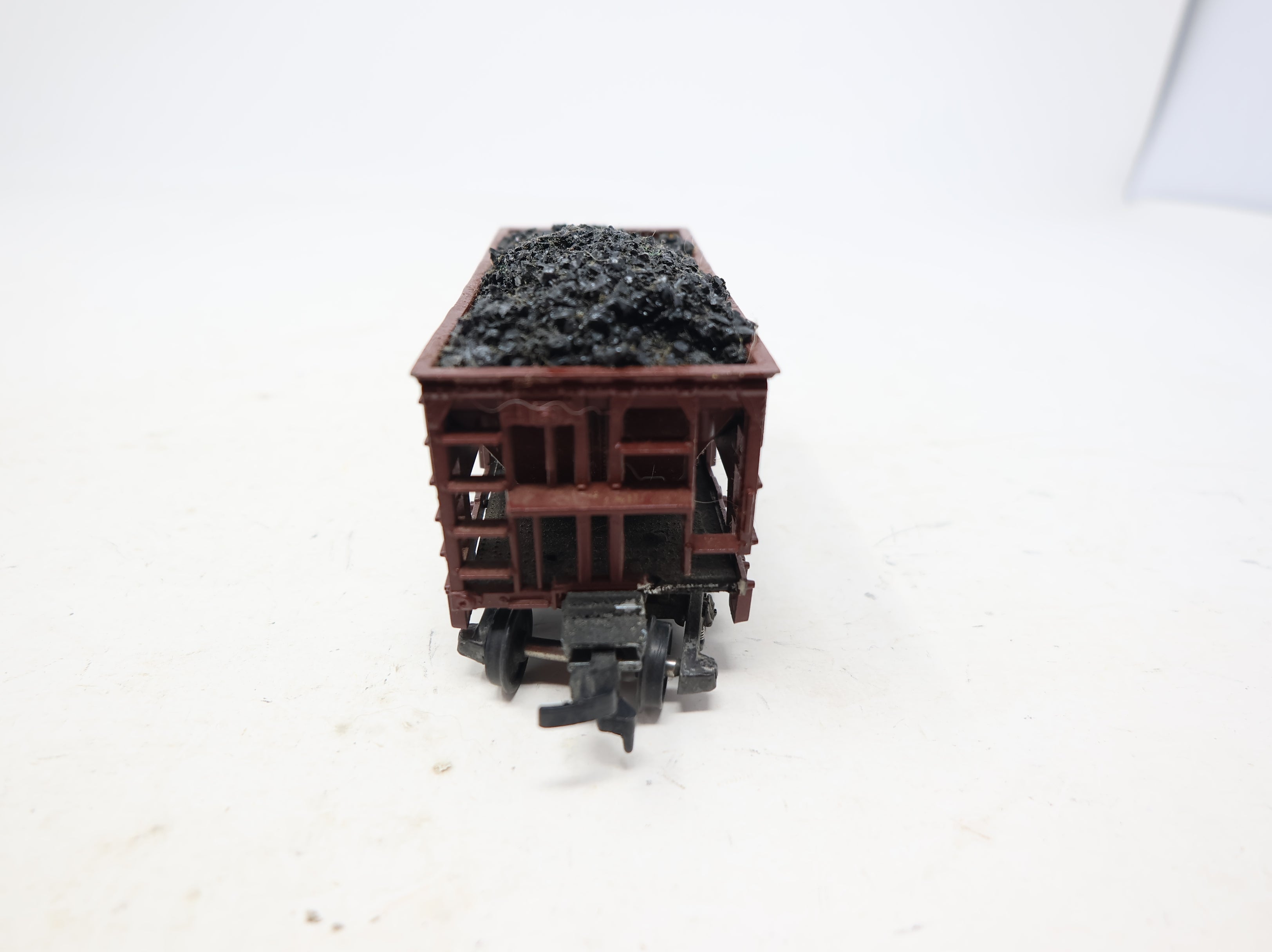 USED Roundhouse HO Scale Ore Car Great Northern #92189 w/ Coal Load