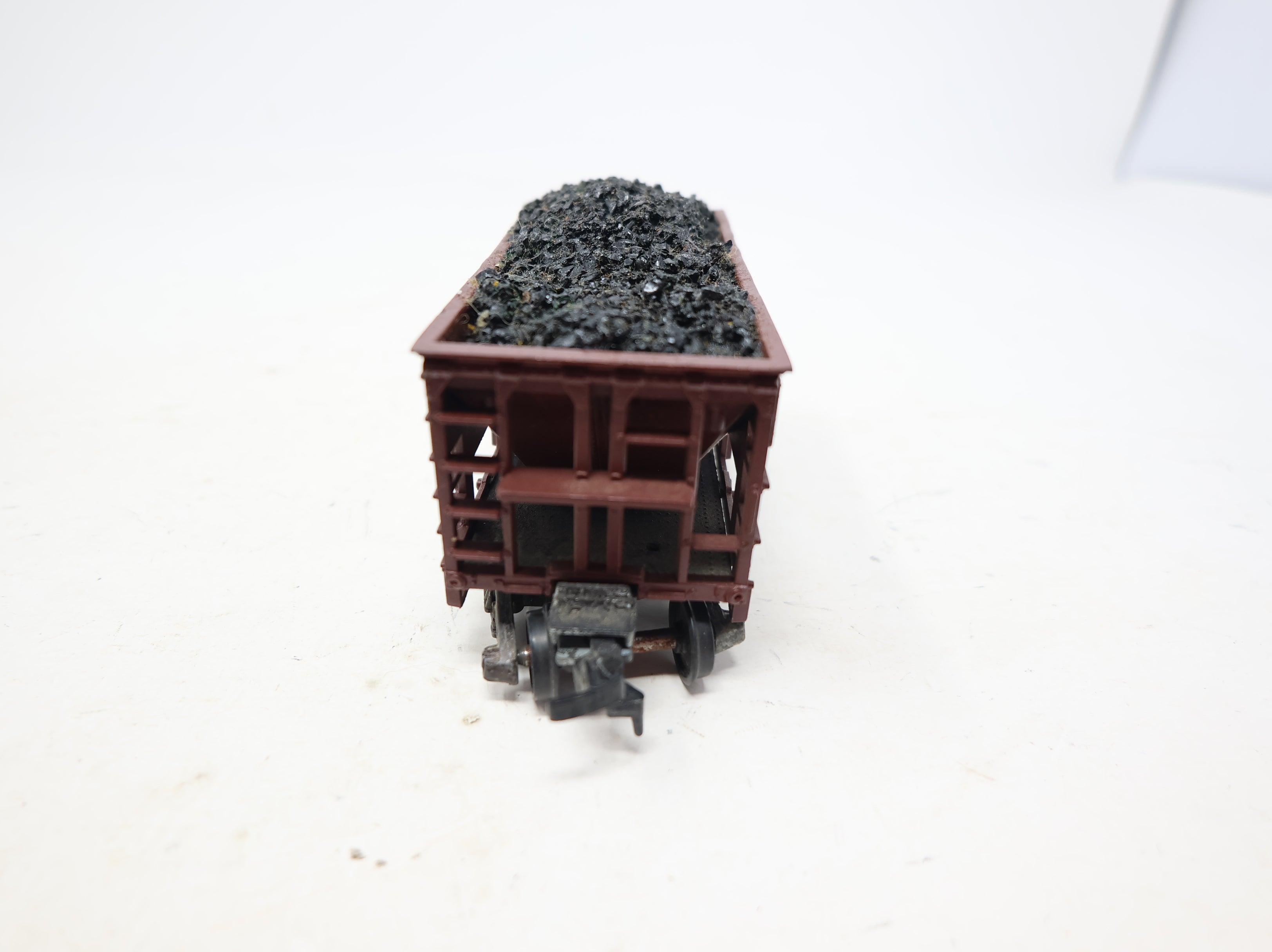 USED Roundhouse HO Scale Ore Car Great Northern #92189 w/ Coal Load