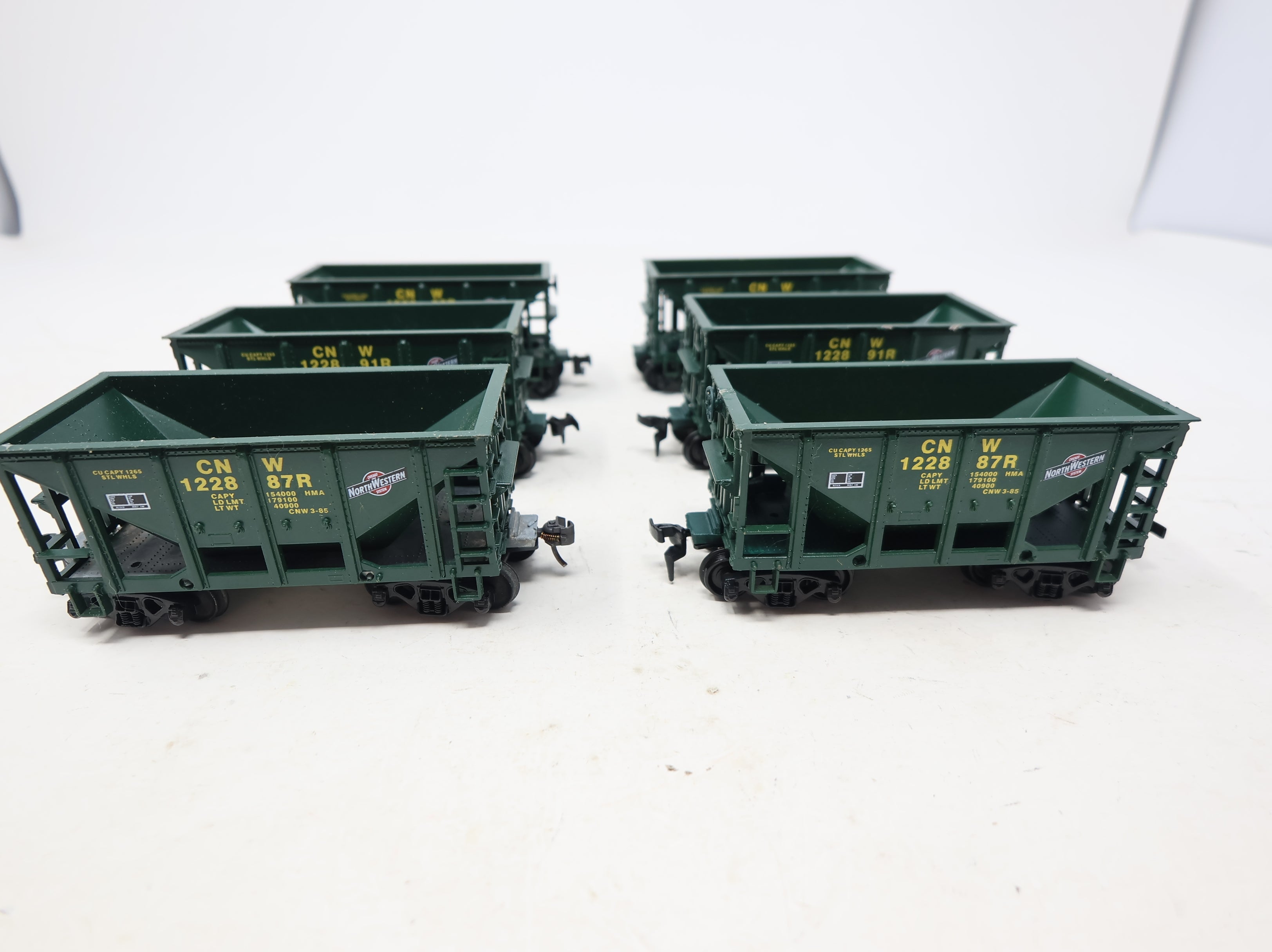 USED Roundhouse HO Scale Ore Car Chicago & North Western CNW (7 pcs)