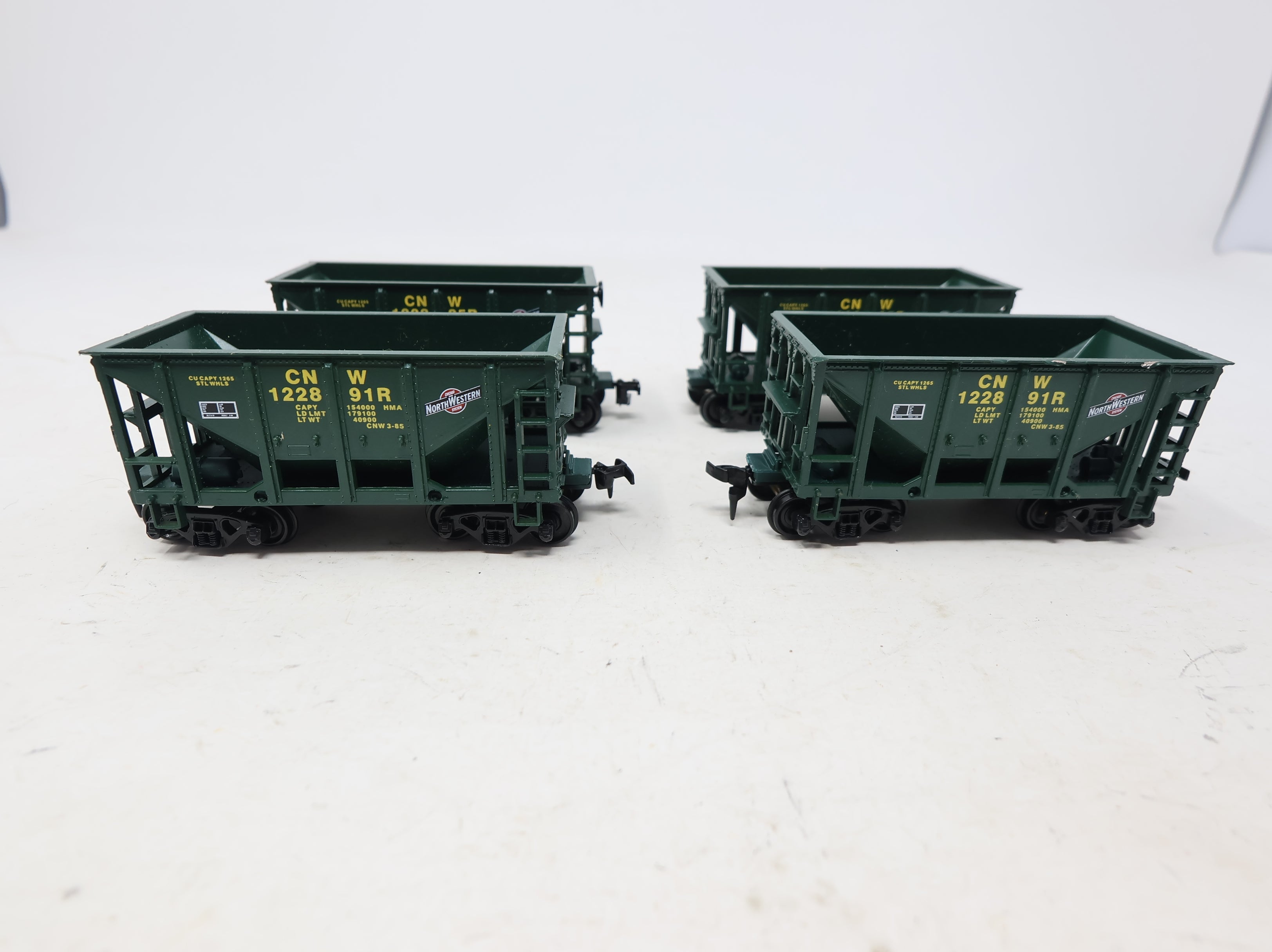 USED Roundhouse HO Scale Ore Car Chicago & North Western CNW (7 pcs)