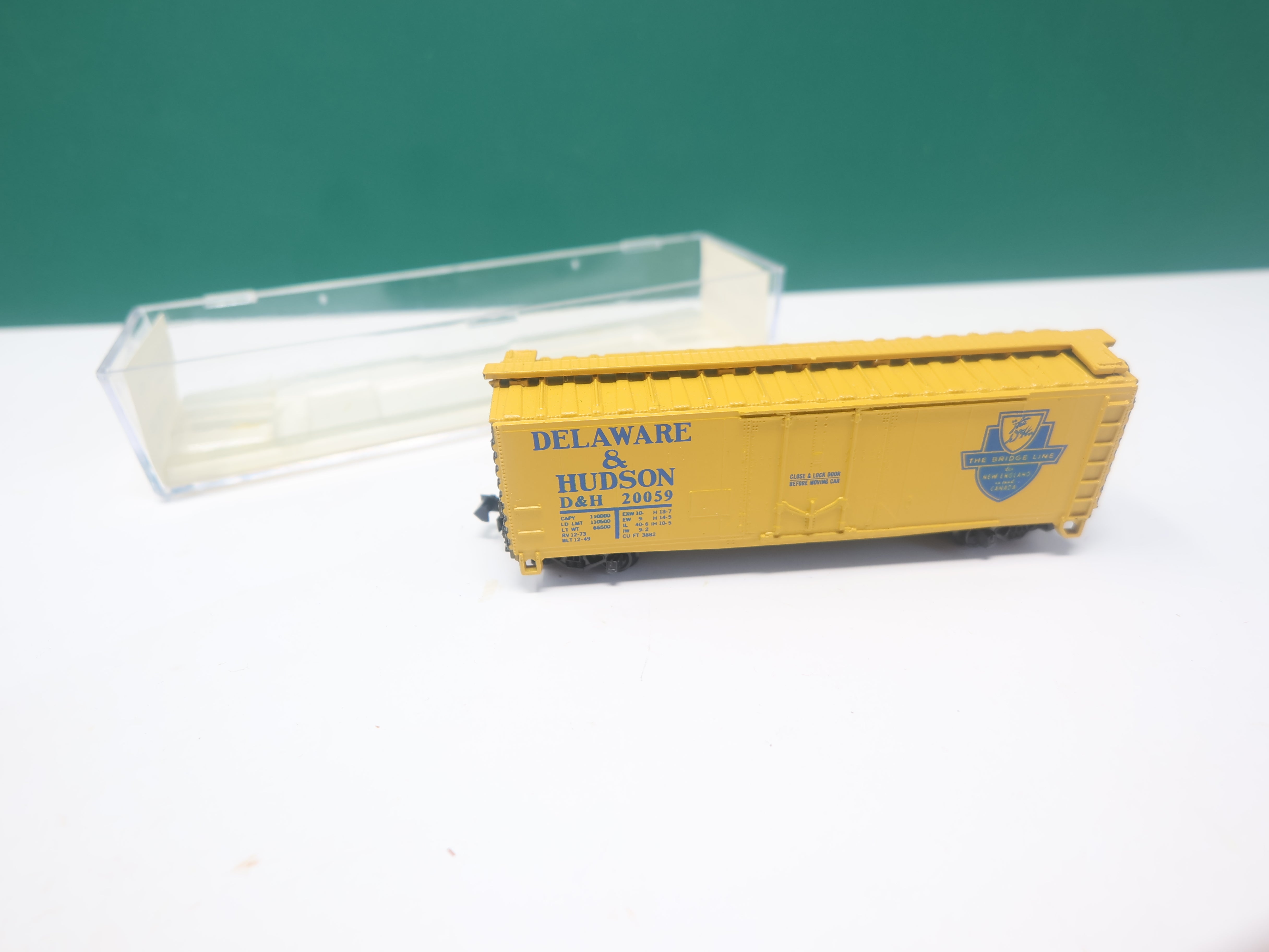 USED Atlas 3310 N Scale, 40' Plug Door Box Car, Delaware and Hudson DH #20059