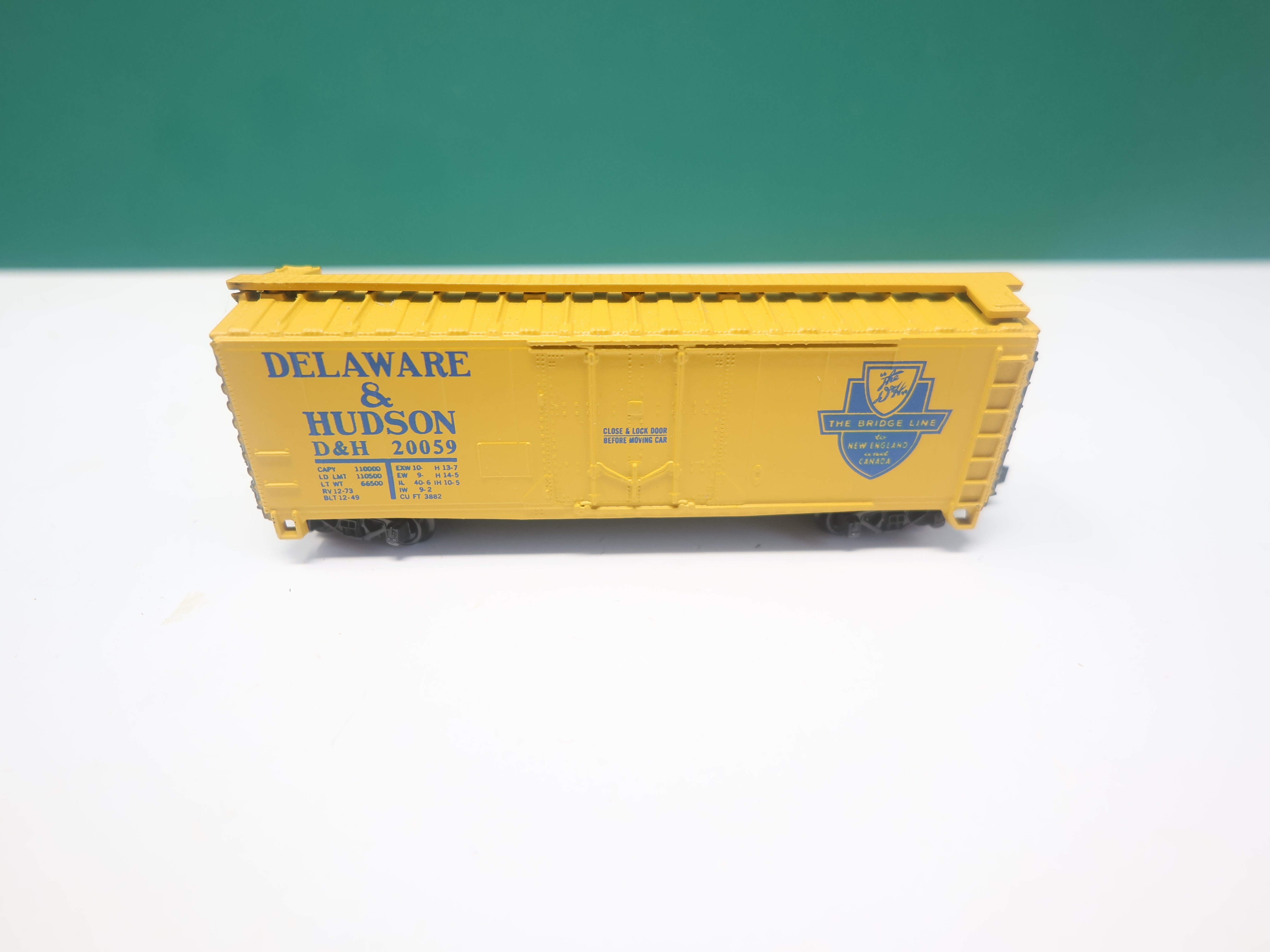 USED Atlas 3310 N Scale, 40' Plug Door Box Car, Delaware and Hudson DH #20059