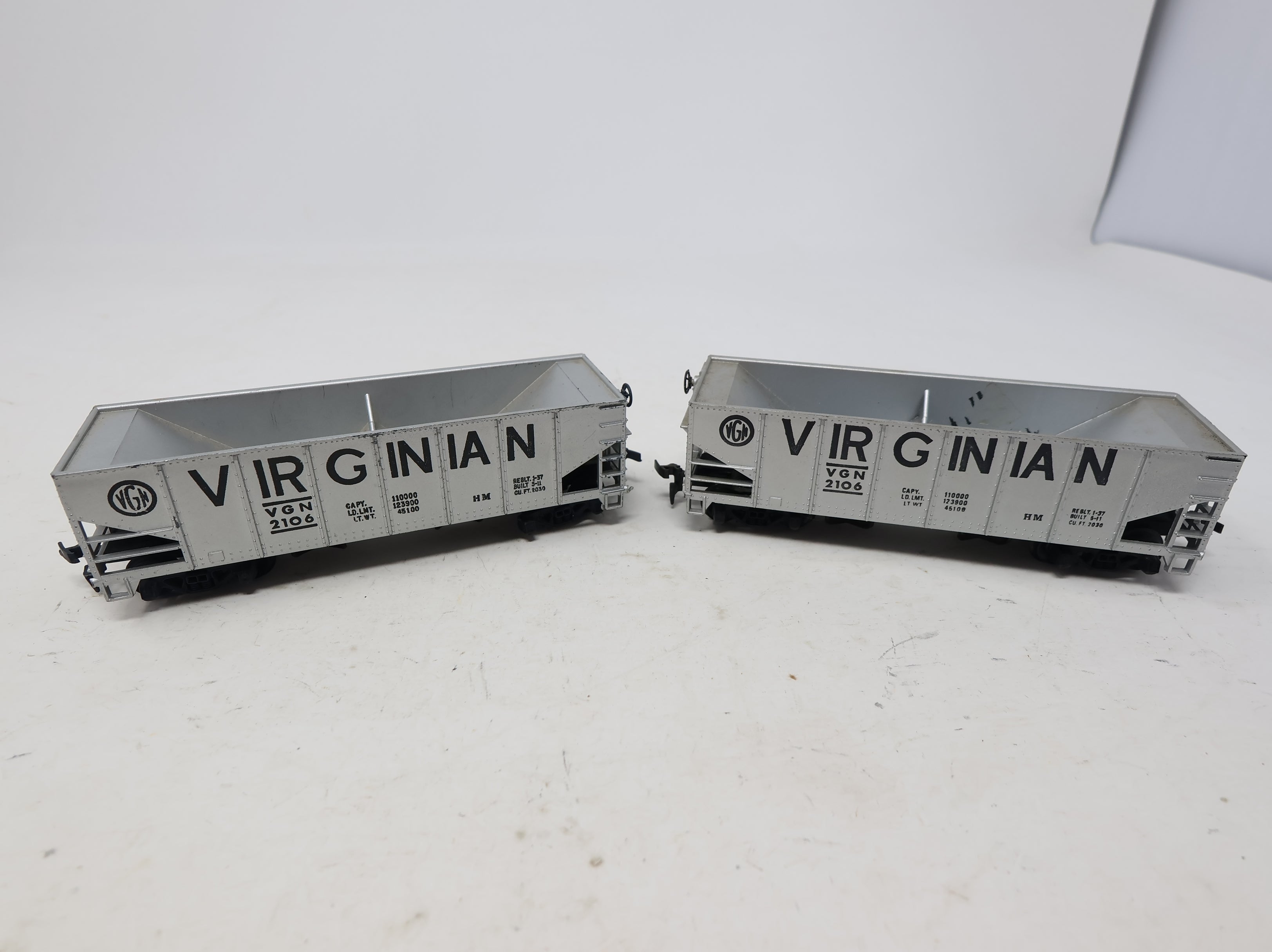 USED Tyco HO Scale Operating Hopper Virginian VGN #2106 (2 pcs)