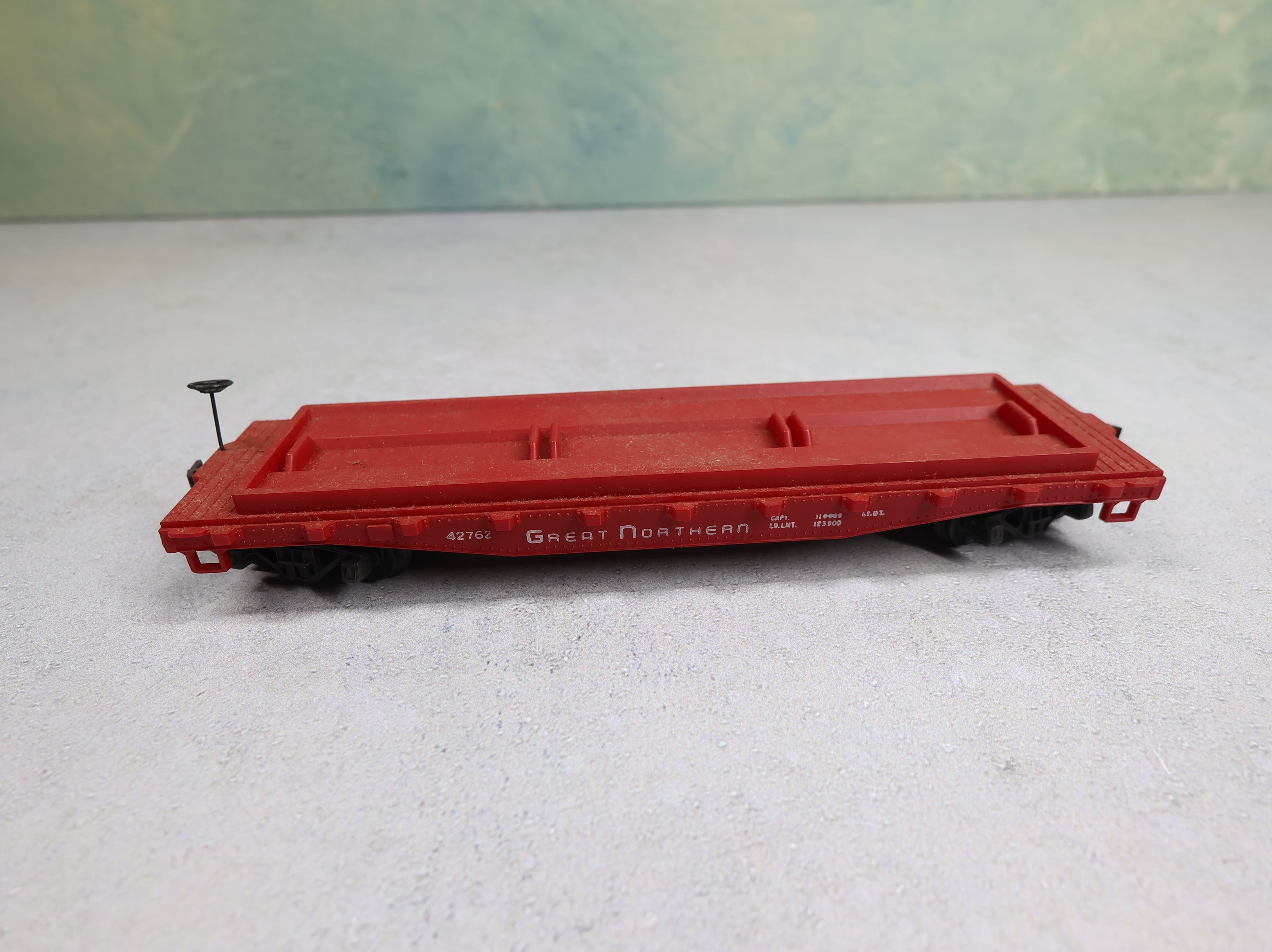 USED Mantua HO Scale 40' Flat Car Great Northern #42762